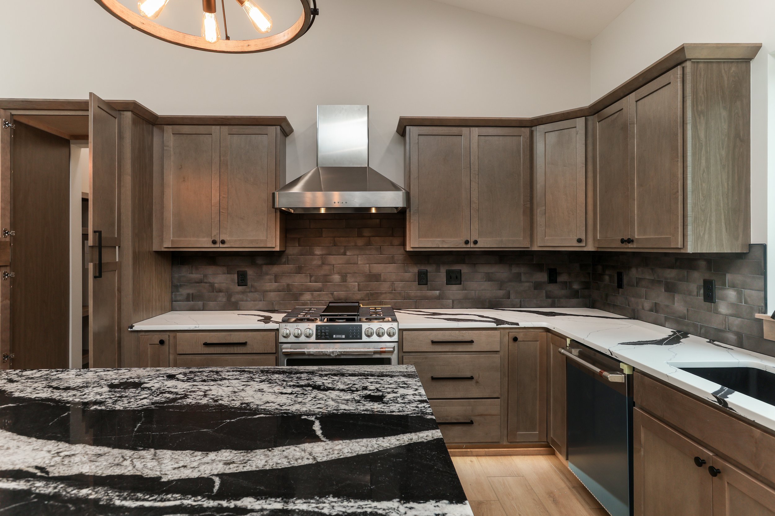 2205 E 77th St N (16).jpg