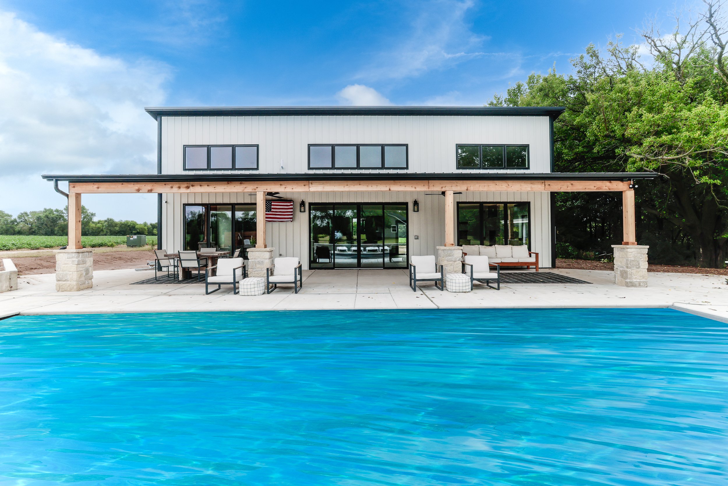 2205 E 77th St N (1).jpg