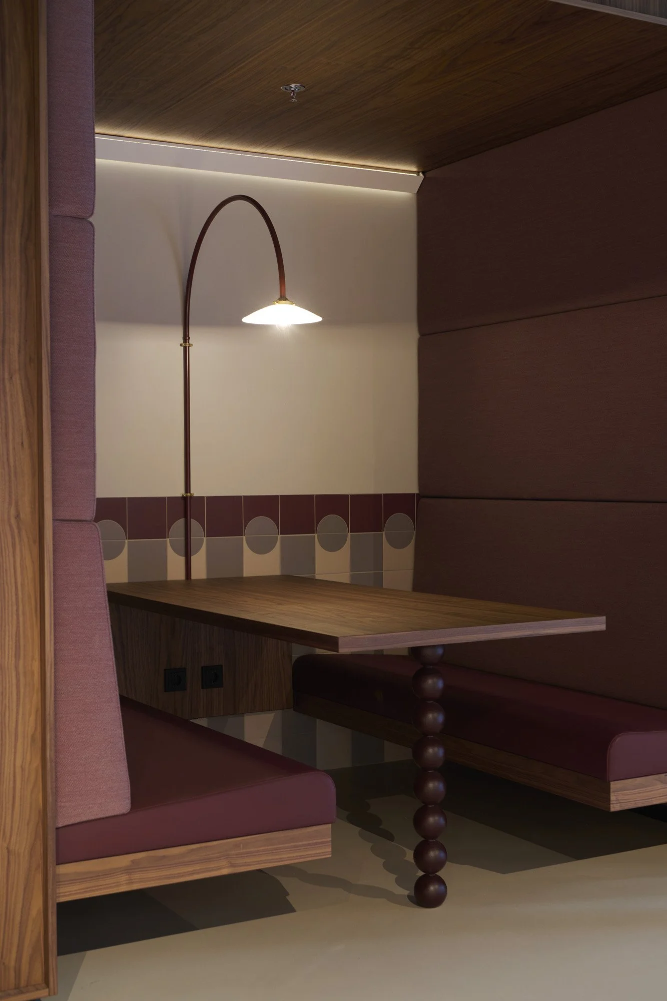 Meeting pod and phone booth within open office at KBF Warehouse, Amsterdam. Designed by Meeder Ontwerpers