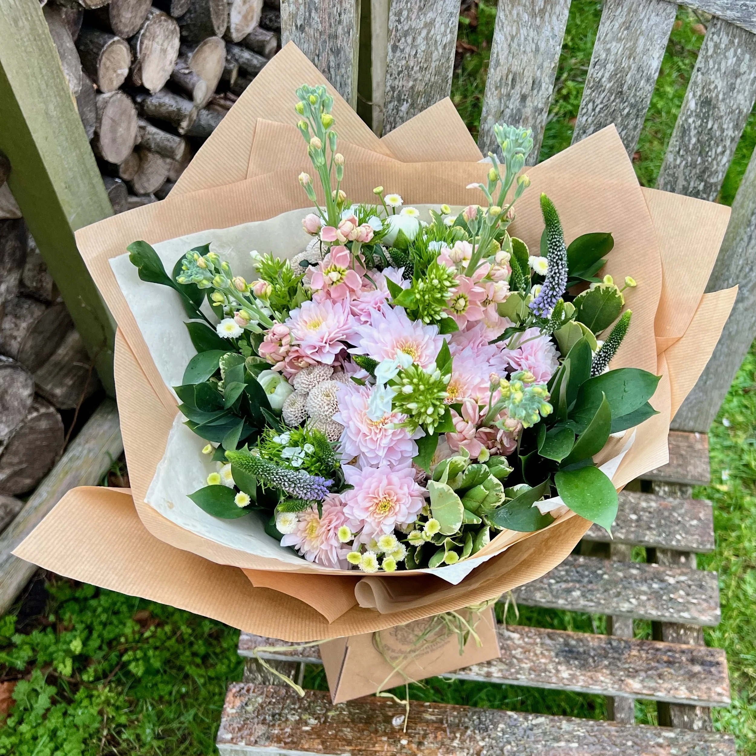 bouquet-peach-cream-wrapped-s.jpeg