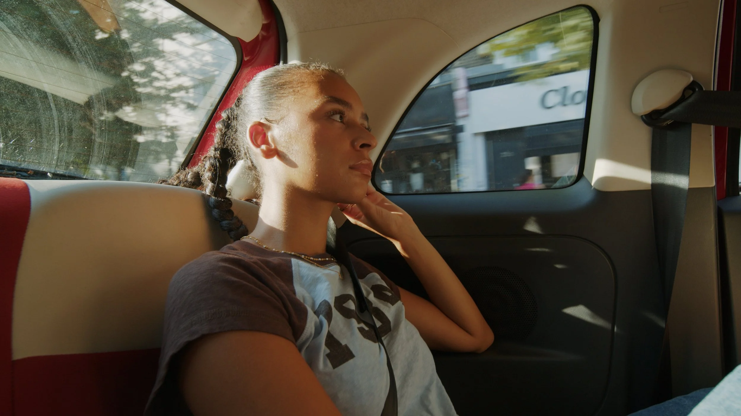 Adjustment Layer.00_19_53_12.Still157_1.jpg