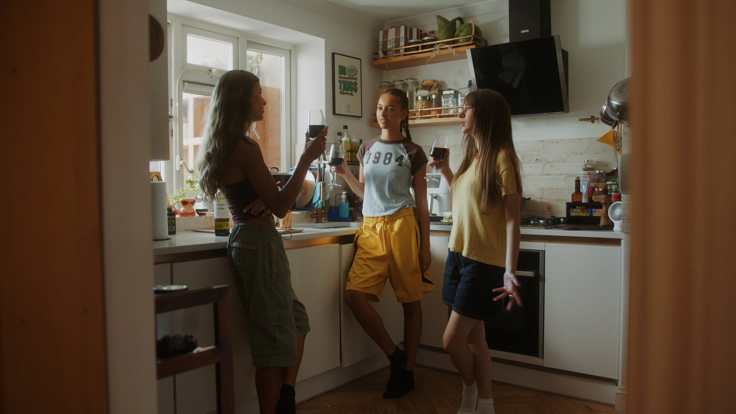 Adjustment Layer.00_07_38_16.Still084_1.jpg