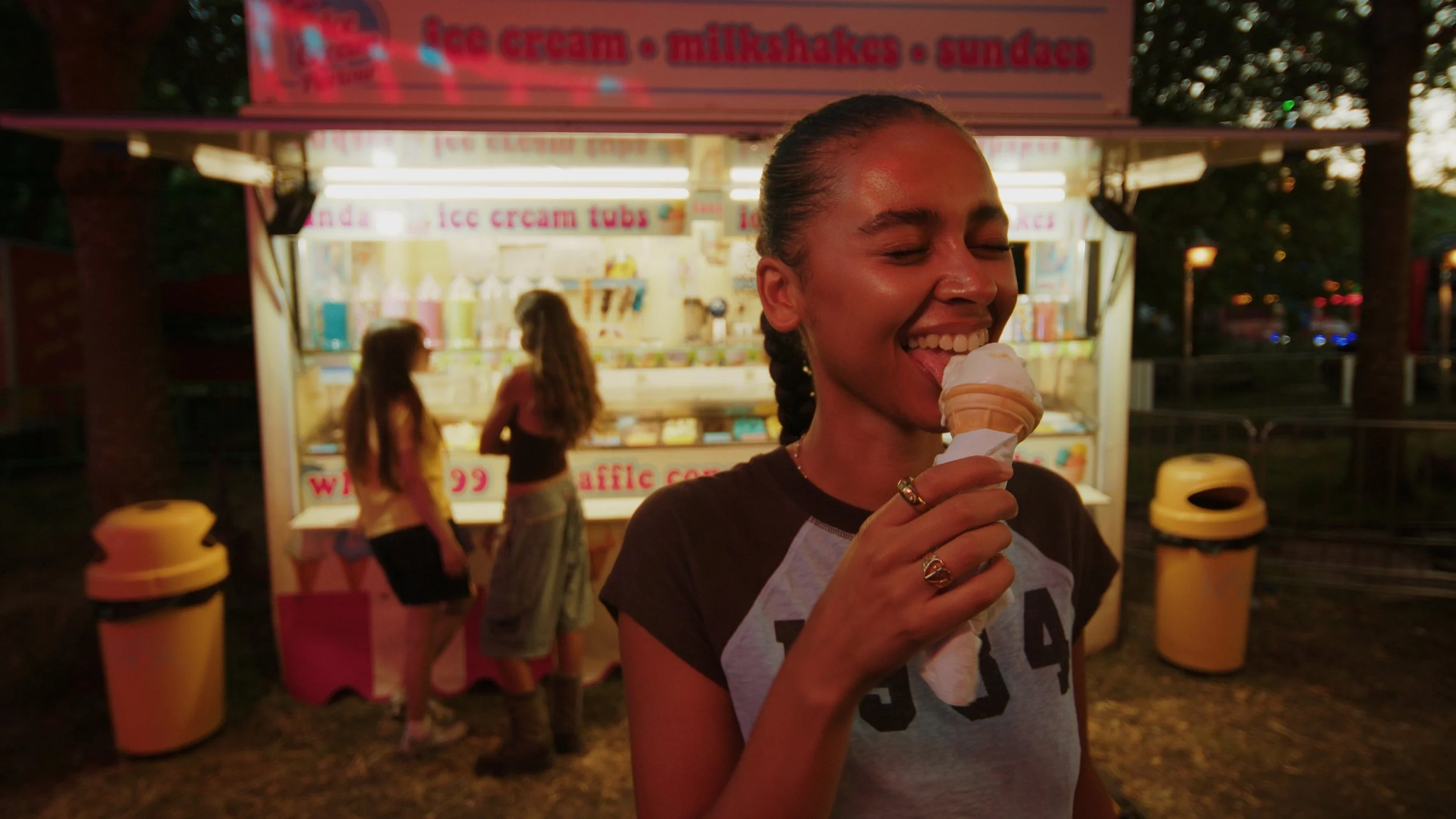 Adjustment Layer.00_41_59_07.Still231.jpg