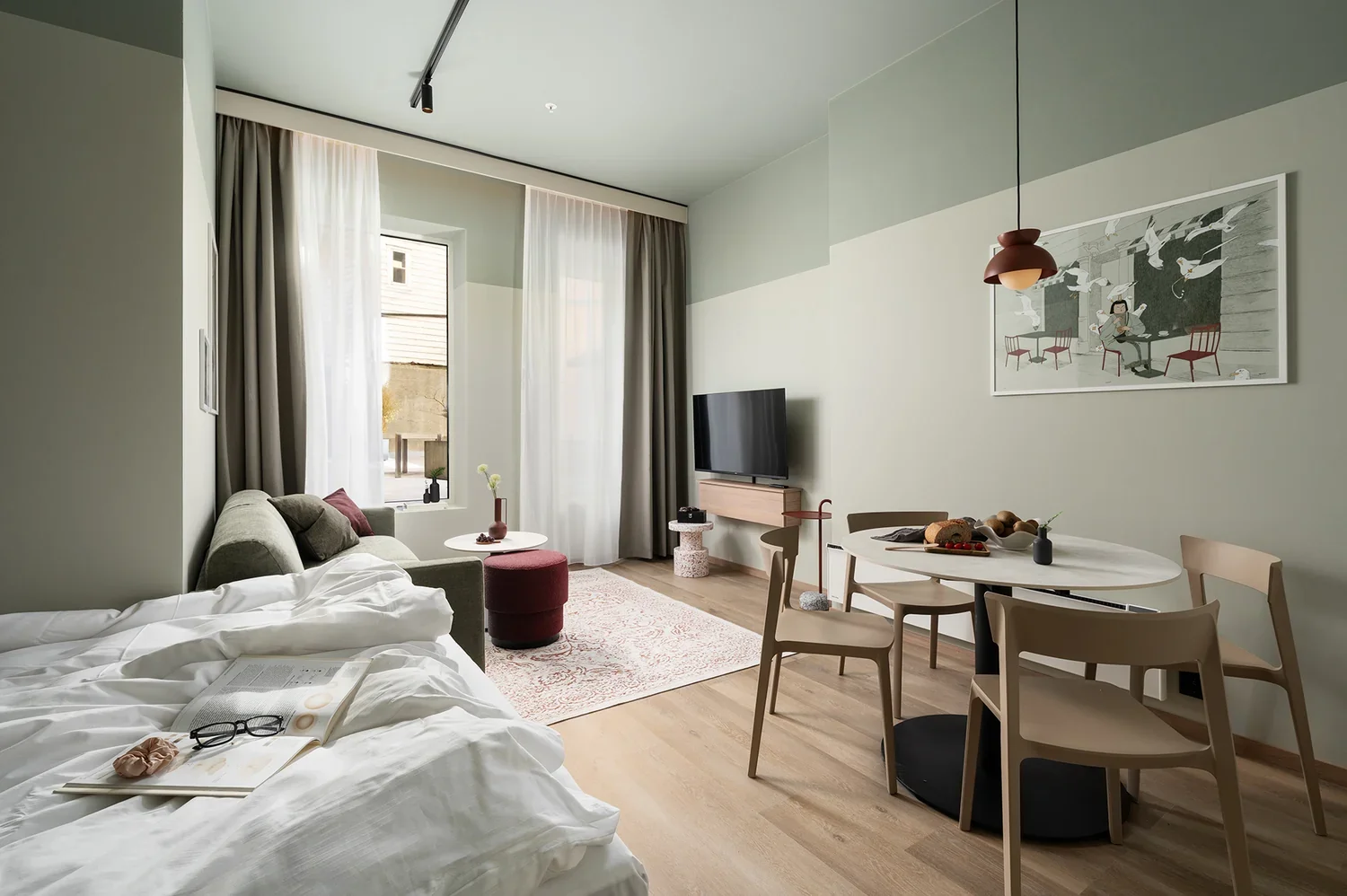 Bilder og veggmalerier for nytt leilighetshotell