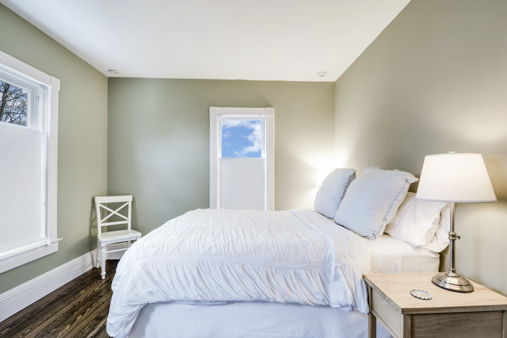 116 Bay St bedroom 3.png