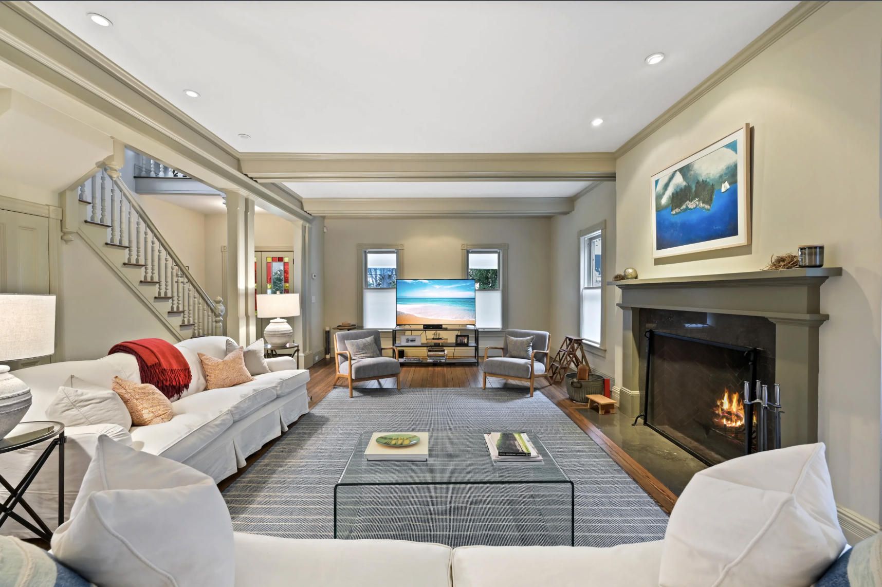 116 Bay St Living Room.png