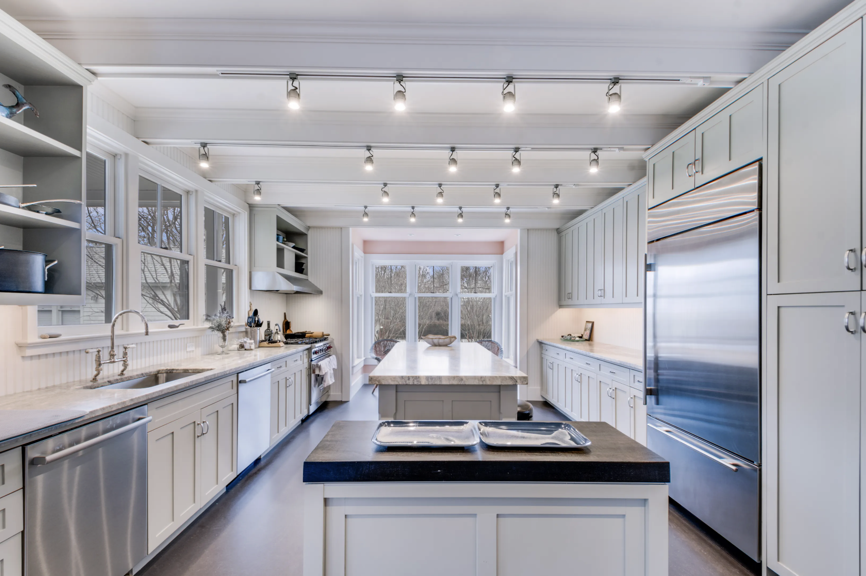116 Bay St Kitchen.png