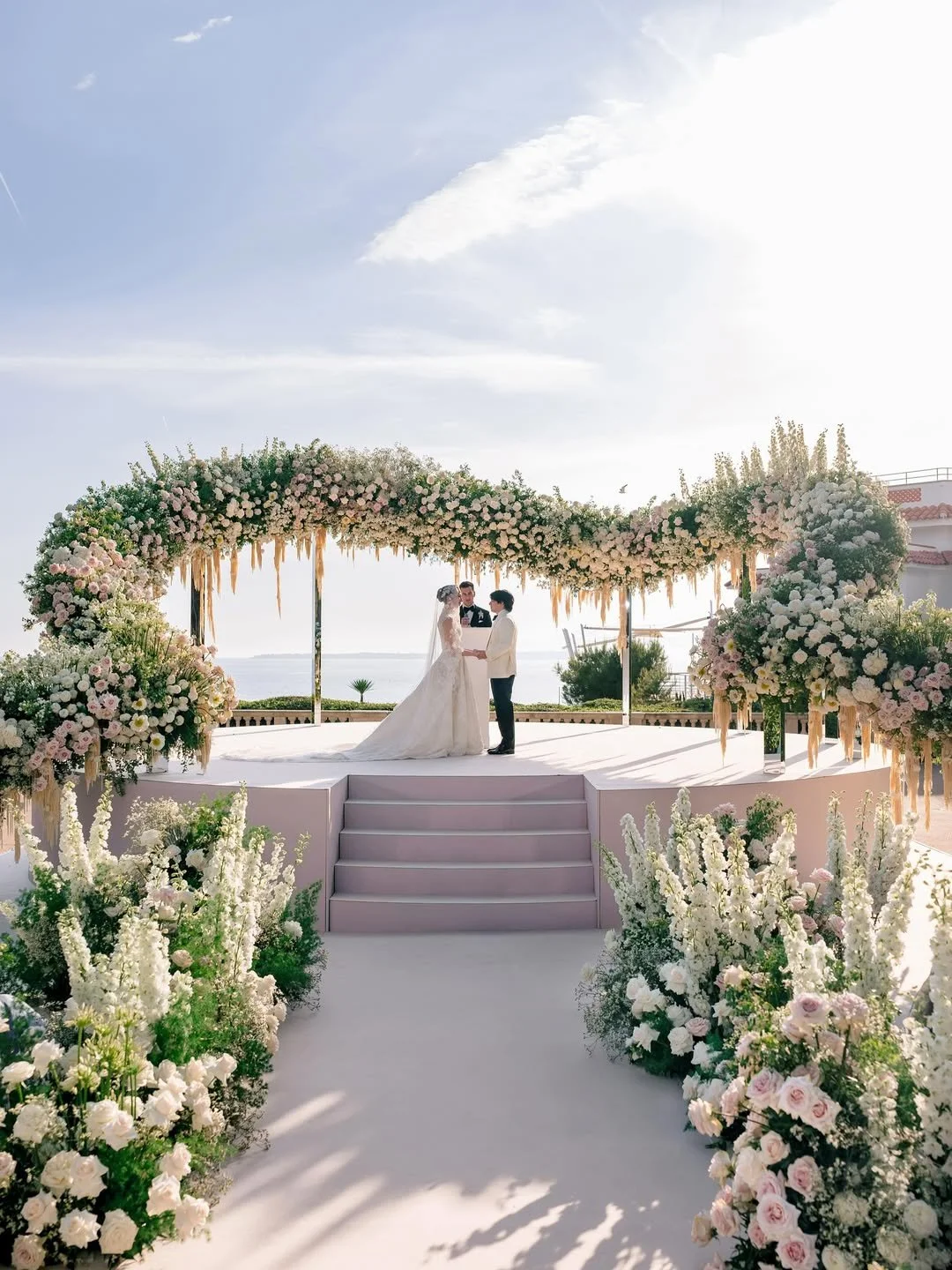@hotelducapedenroc 2026 edition 🌊An iconic setting on the French Riviera, where timeless elegan (5).jpg
