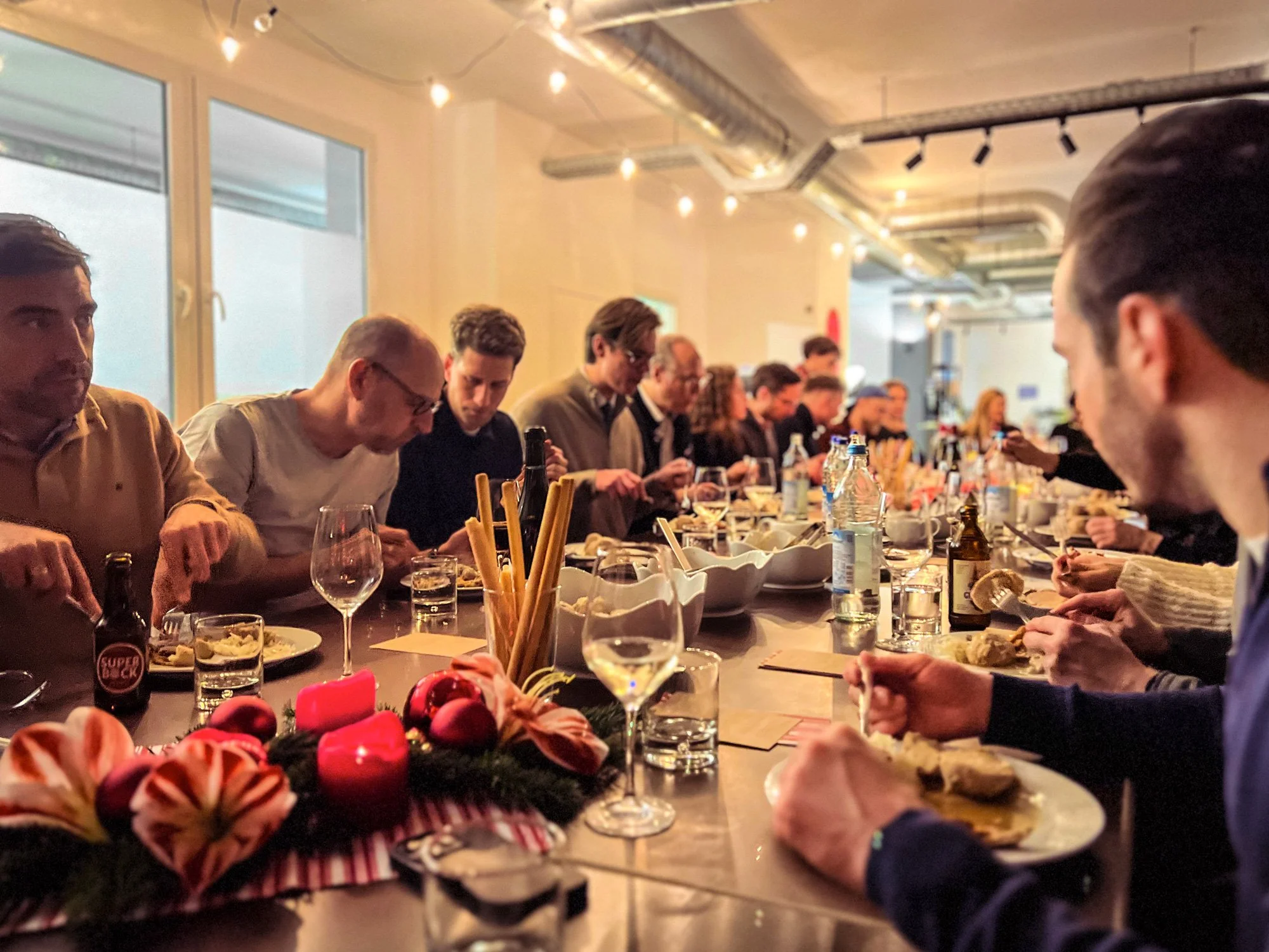 Weihnachtsdinner 2025 im BASE Coworking