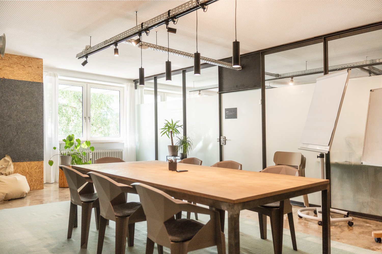 BASE_Workshop_Meetingraum_Konfi_15.jpg