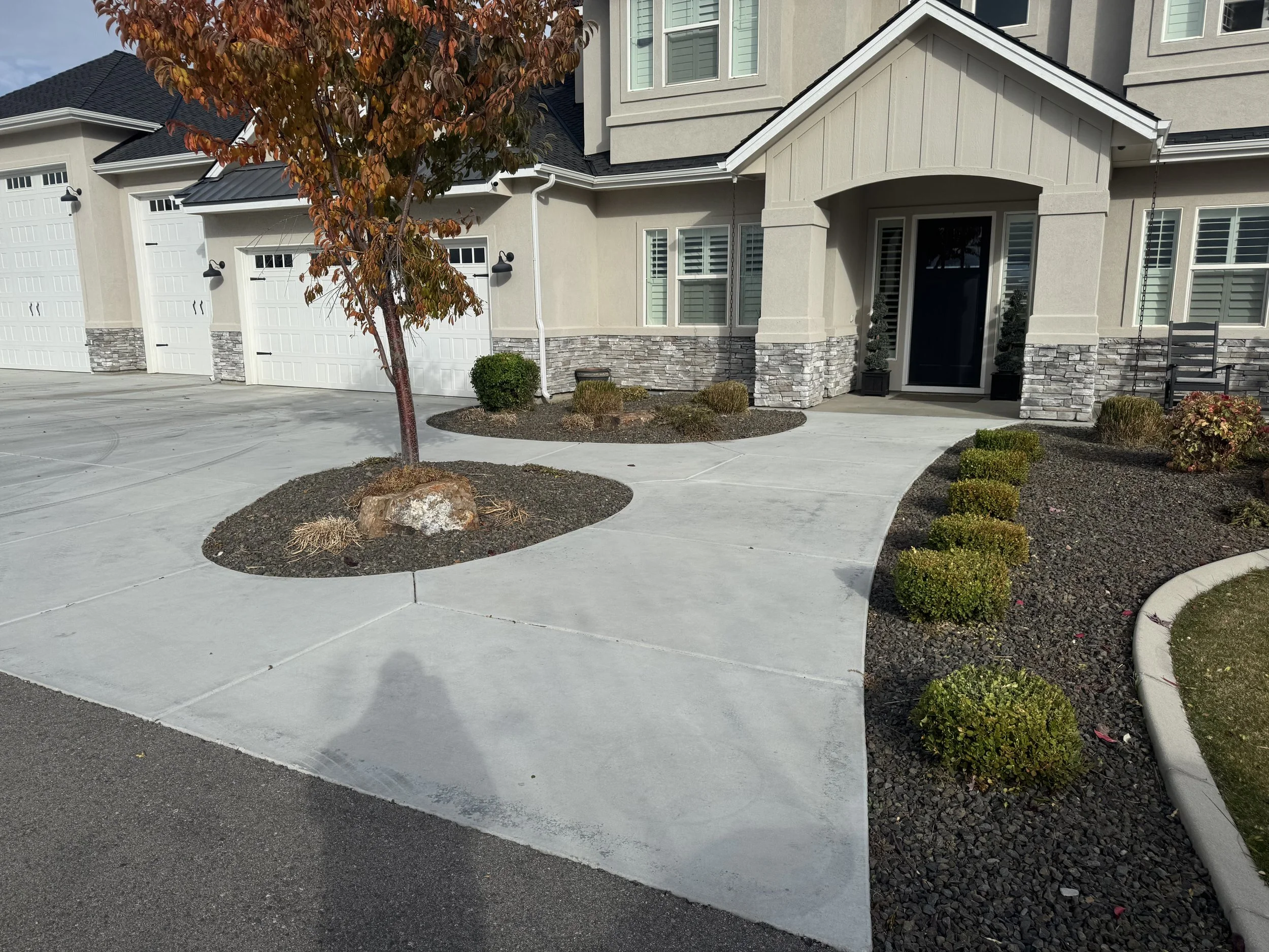 concrete-driveway-walkway