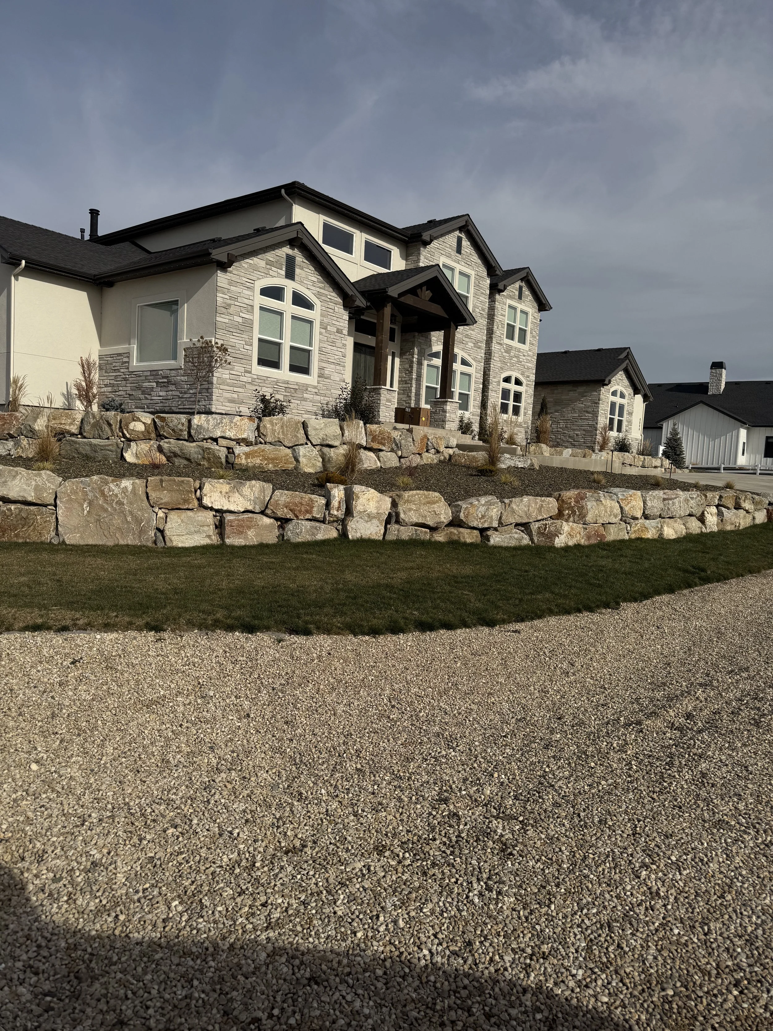 eagle-idaho-boulder-wall