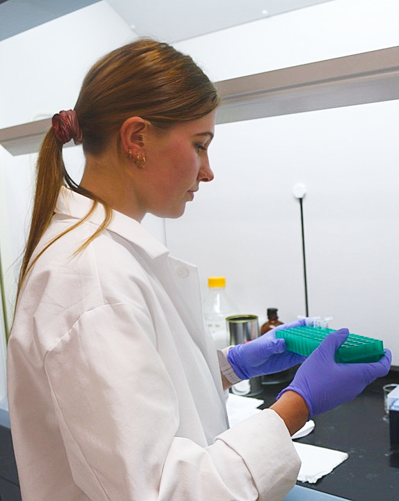 Kendall Lee, Phd in the lab