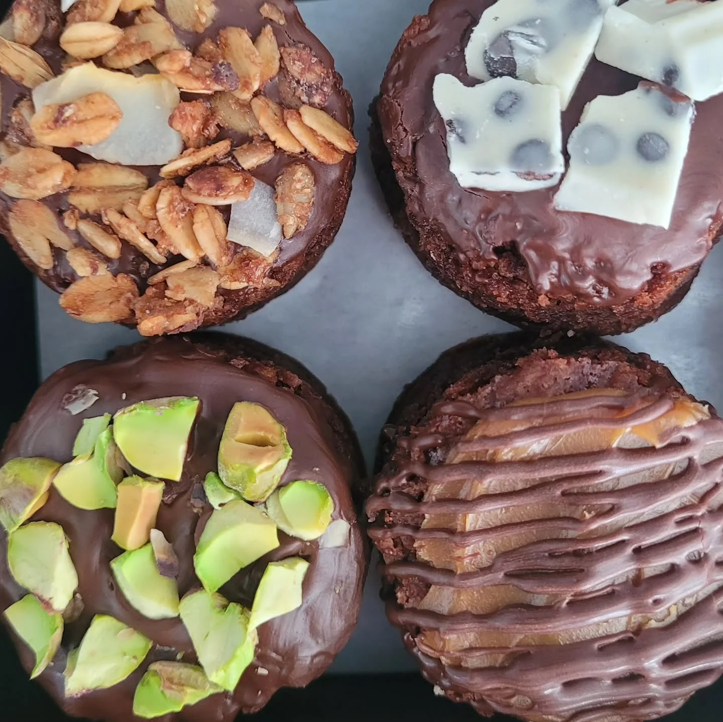 Toppings Noviembre: granola, cookies n'cream, pistache y dulce de leche!