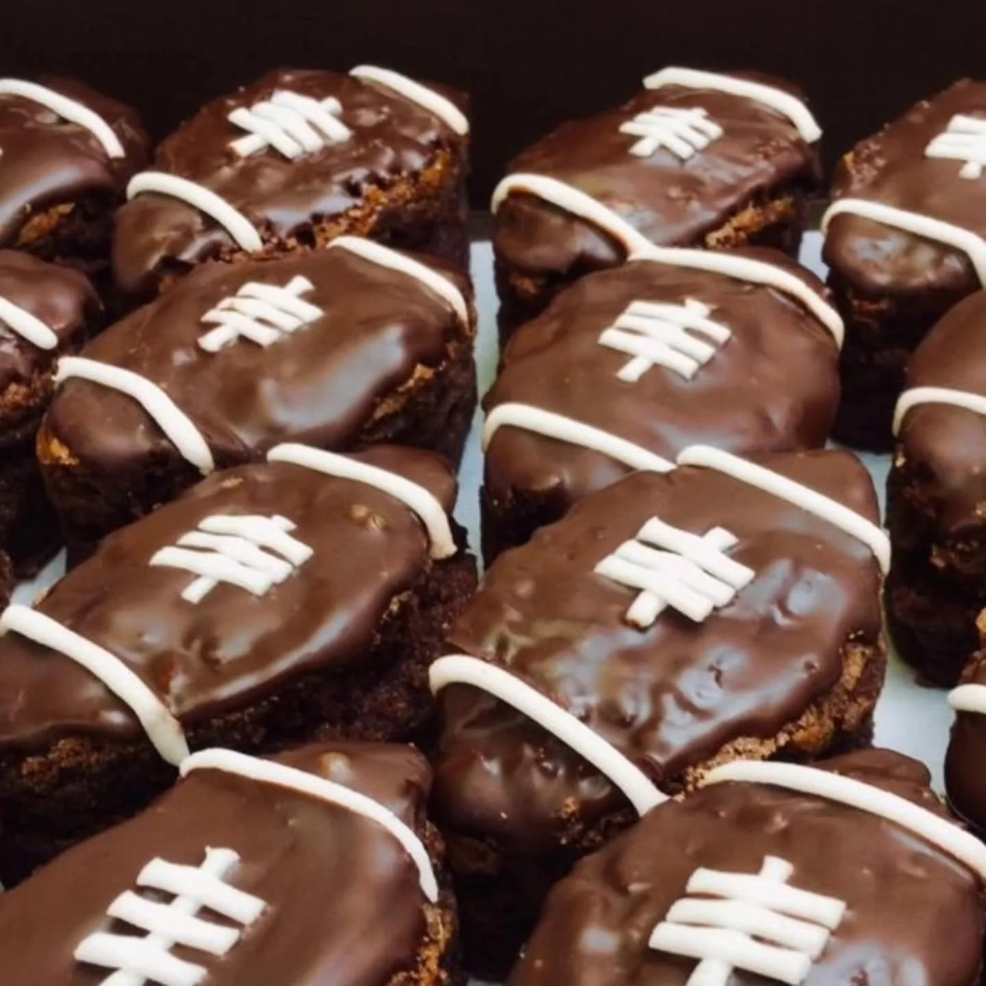 Se acerca el Super Bowl LX!!! Haz tu pedido de brownies!