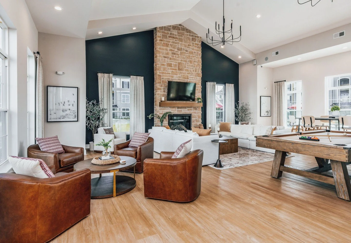 Find your new home at Kingsley Park Apartments, where thoughtfully designed apartments meet charming, premier amenities. Enjoy relaxing by the indoor fireplace, connecting with neighbors, and lounging with a view all in the heart of Canal Winchester 