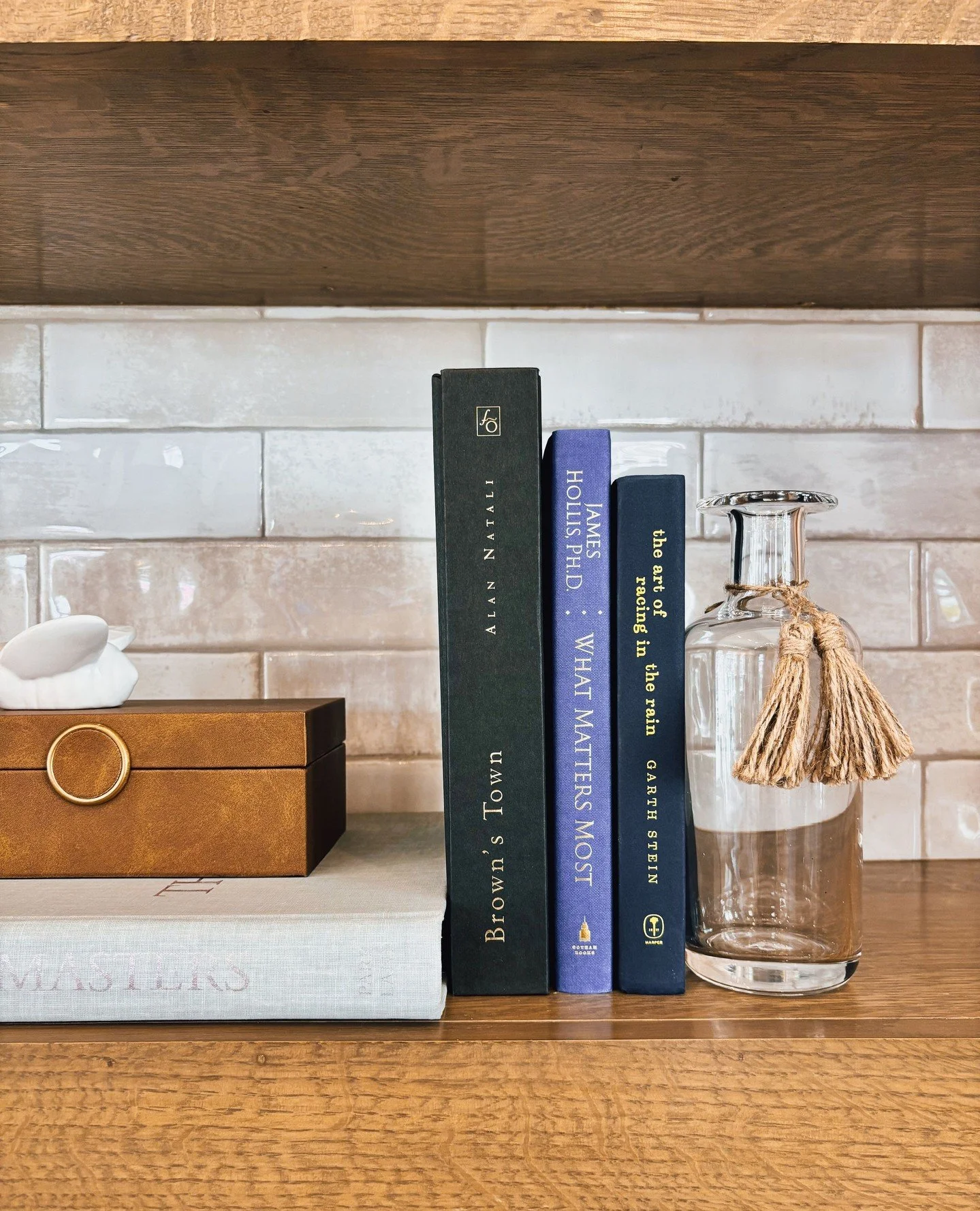 Ready to turn the page on 2025? Our goal for 2026 is to spend more time with a good book 📖 What&rsquo;s your New Year&rsquo;s resolution? Inspire us by sharing yours in the comments!