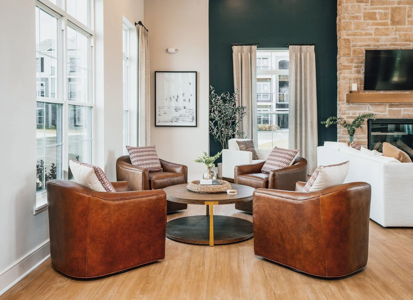 Come hang out and mingle this Friday!! Our Grand Opening is going to be the best time to enjoy all that Kingsley Park has to offer! 🌟