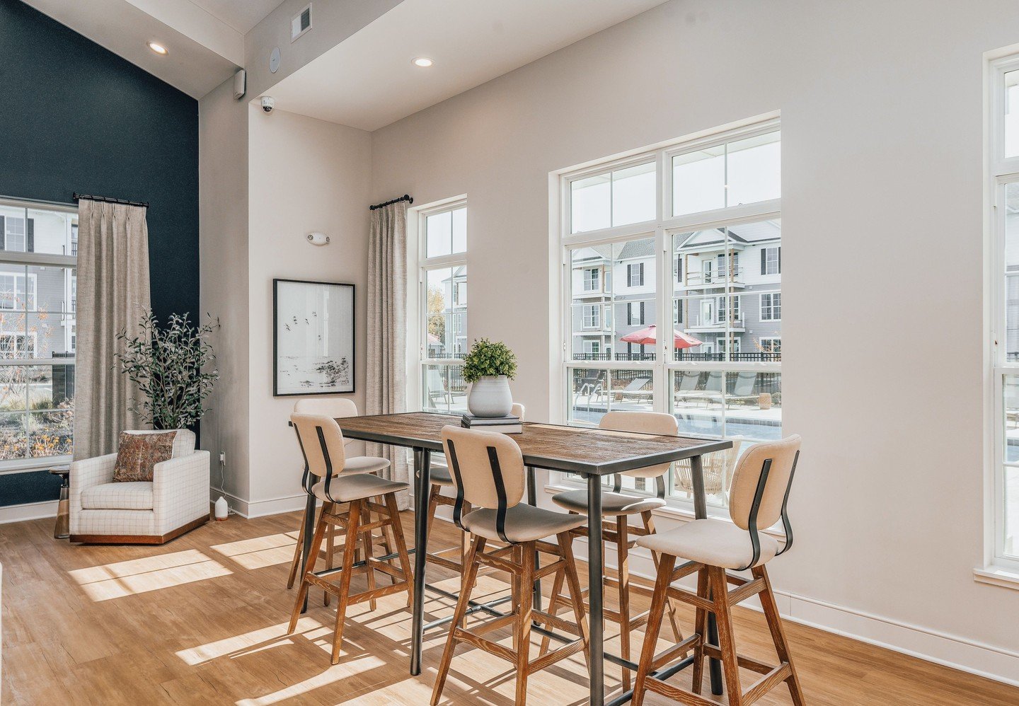 Feeling cooped up working from home? Step out and refresh your view in the clubhouse! Enjoy our space designed for productivity 💻️