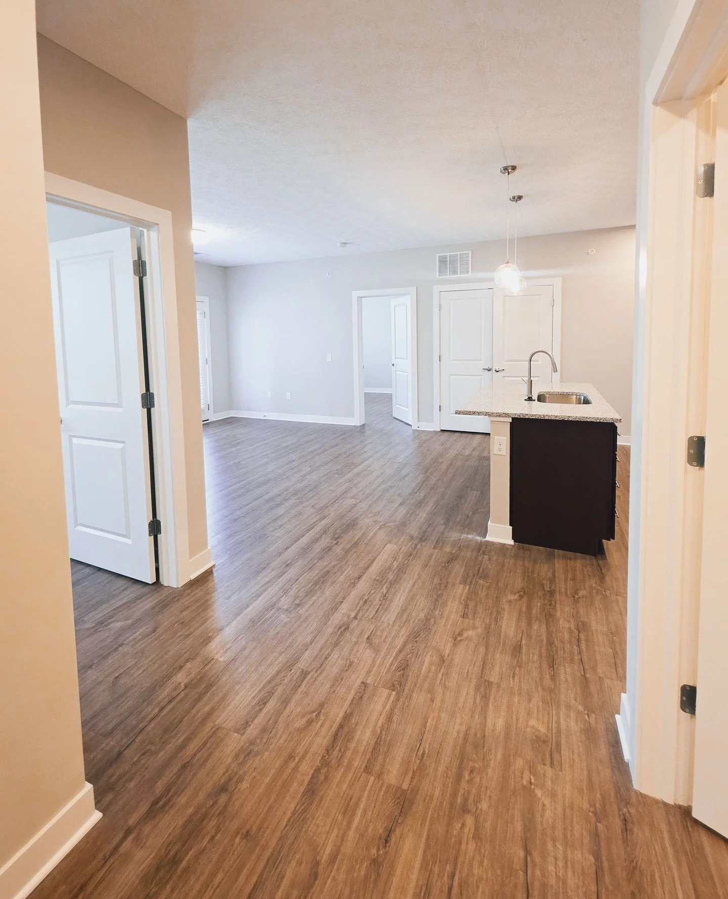 Designed with comfort and everyday living in mind, our spacious layouts give you the freedom to unwind and settle in your own way. ✨️⁠
⁠
Book your tour today and find the space that feels like home!