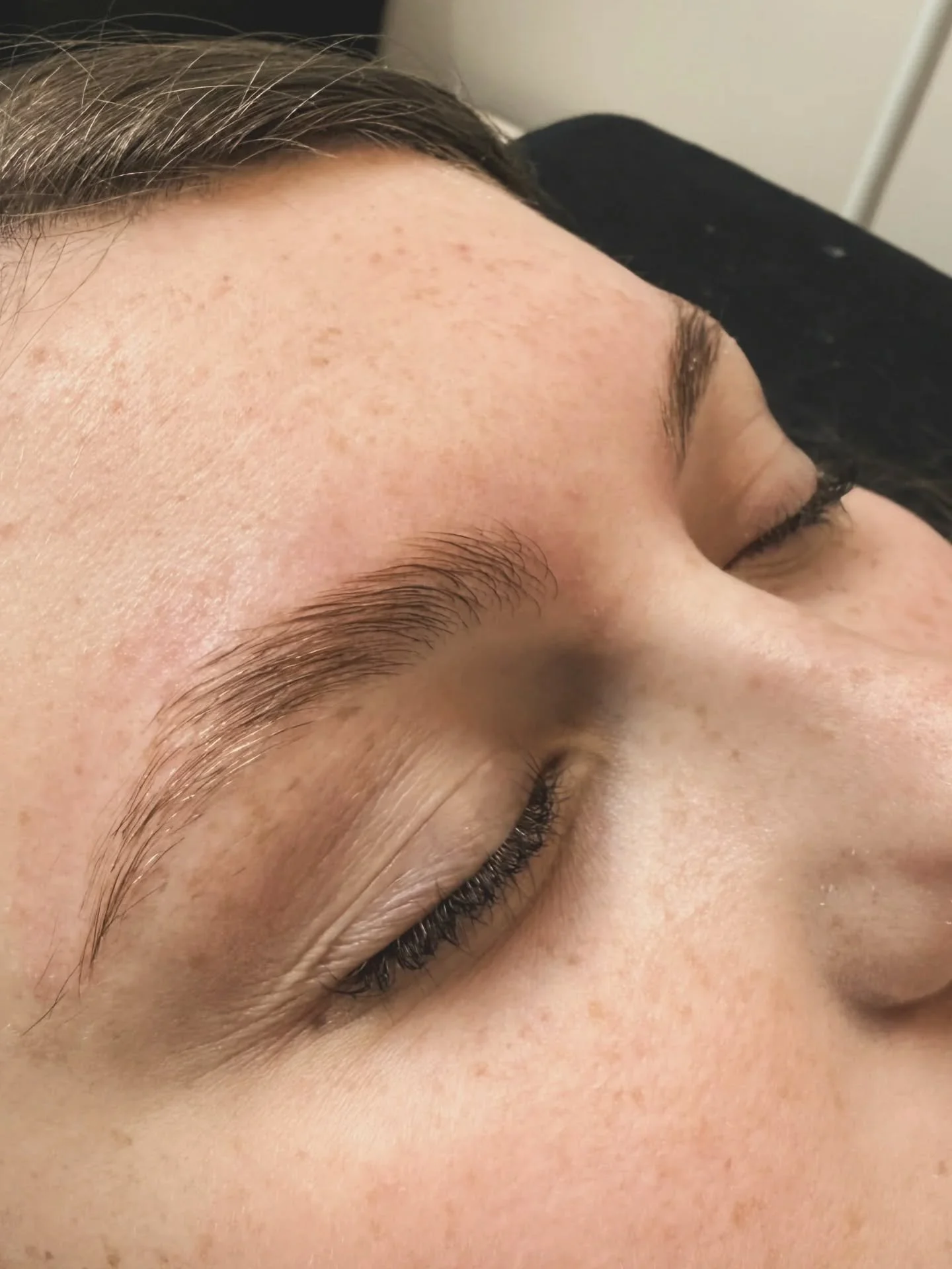 Brow Lam 𝔾𝕃𝔸𝕄 by our very own Riley @rpm_esthetics!

✨ Who Benefits from Brow Lamination? ✨

✔️ Those with unruly or coarse brow hairs
✔️ Anyone with sparse or thinning brows
✔️ Fans of the fluffy, fuller brow look
✔️ People growing out overpluck