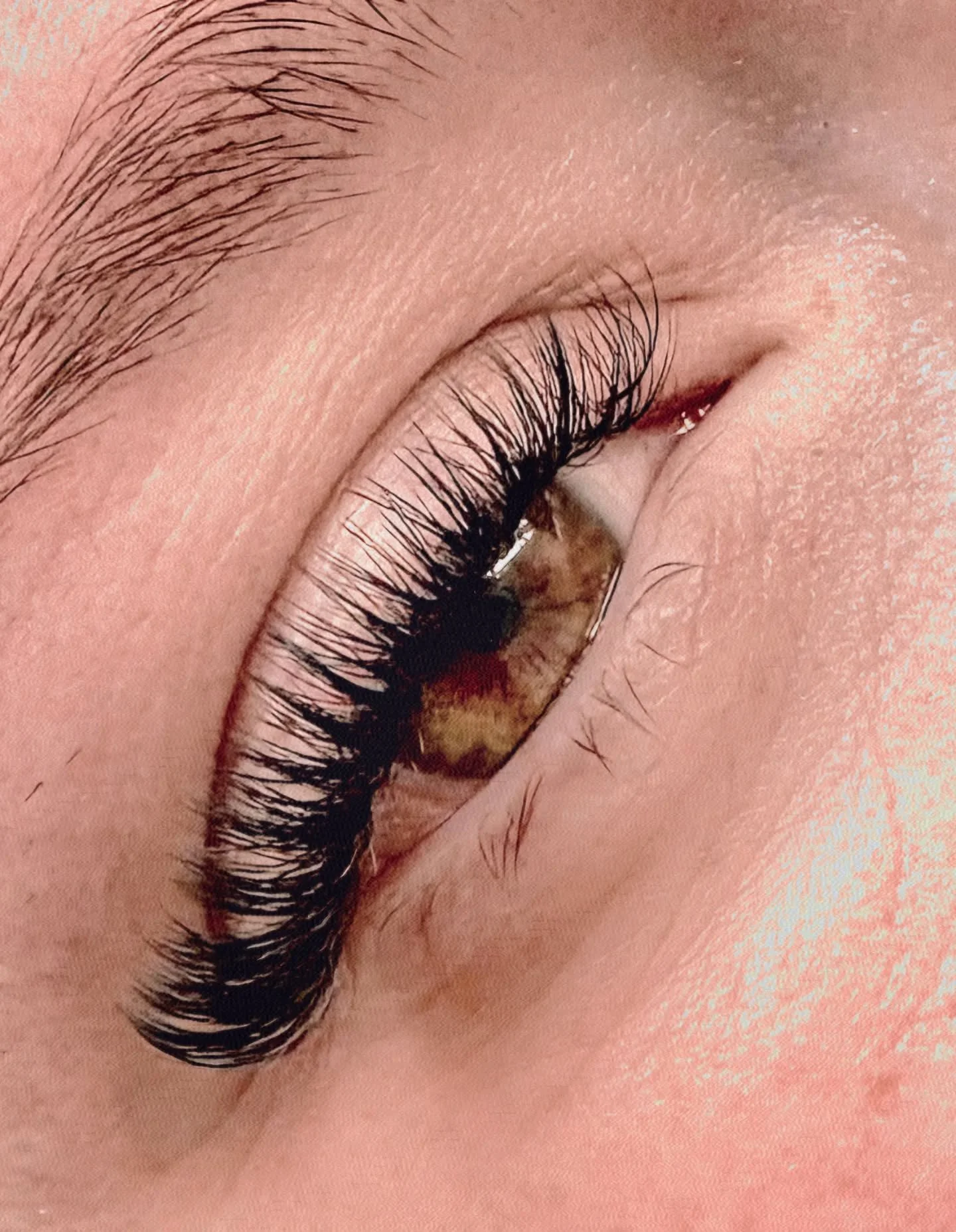 Fluffy Volume lashes by the talented Sydni @sydnilashandbeauty 💙
Delivering fullness, softness, and undeniable elegance one Volume Set a time

Book your dream lashes by visiting the link in our bio or by calling the salon at 269-716-4634 

 #fluffyv