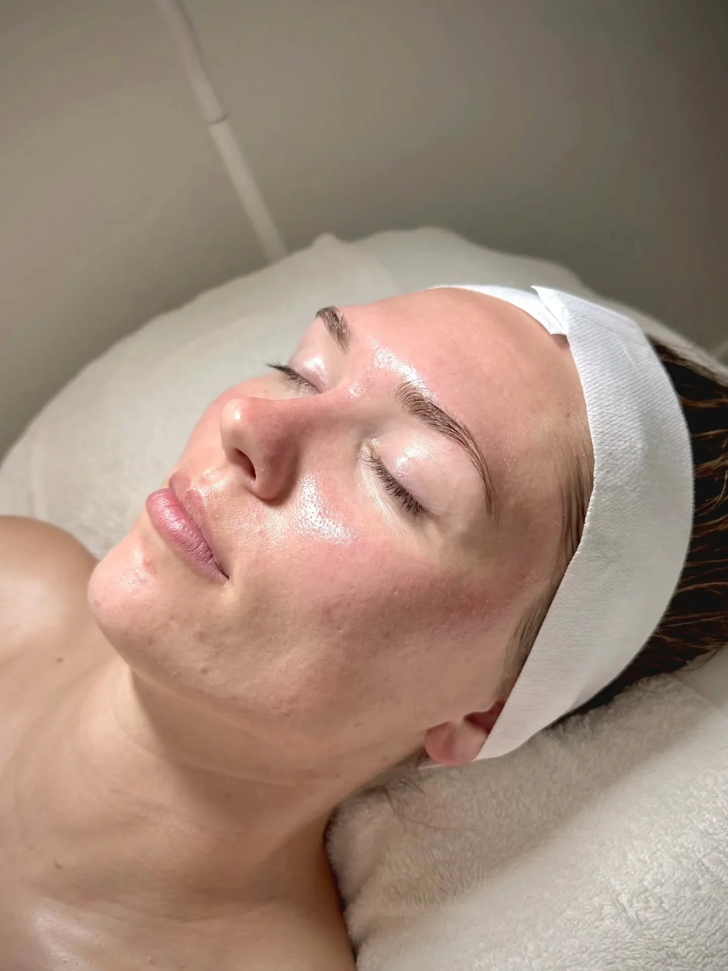 Our Signature Facial by @rpm_esthetics is the ultimate self-care experience that deeply cleanses, hydrates, and rejuvenates your skin for that healthy, radiant glow 🧖&zwj;♀️✨️

 Perfect for relaxation, skin renewal, and a little &ldquo;me-time&rdquo