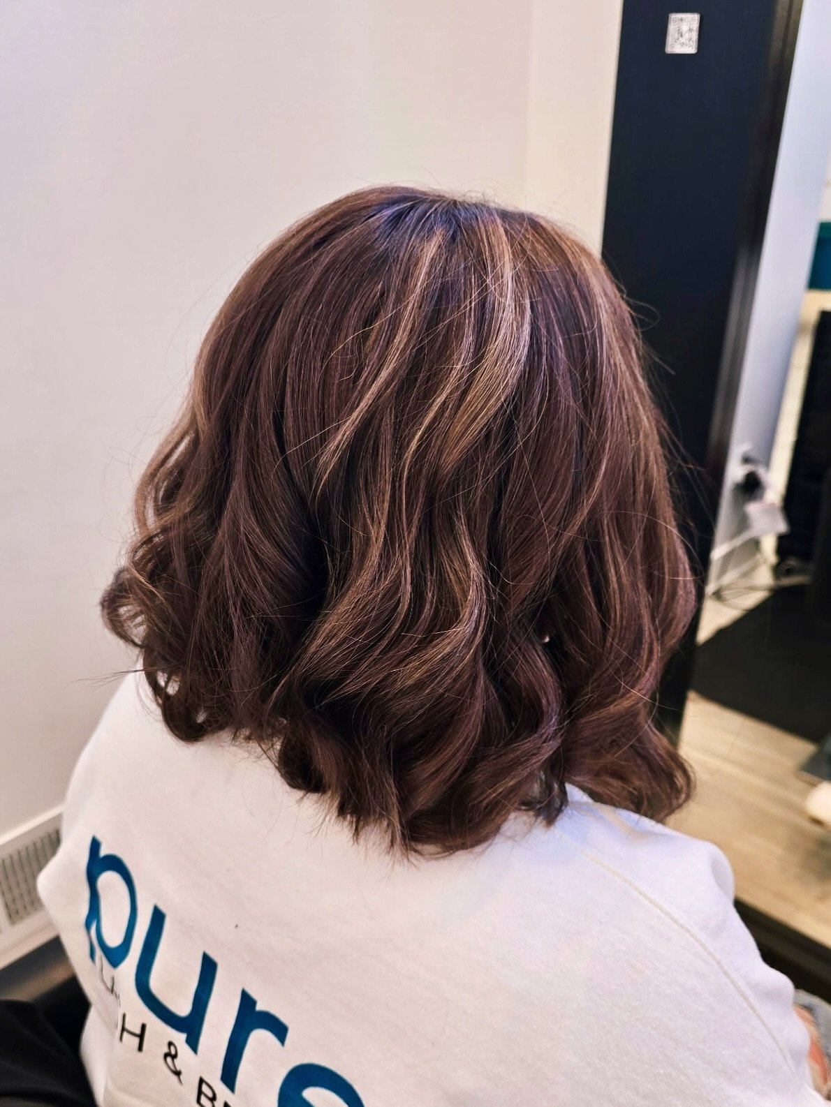 Stunning Hair Transformation by the one and only Jen @jennifer_marie_fish! 💇&zwj;♀️✨
Swipe to see the before &mdash;you won&rsquo;t want to miss it!

#HairTransformation #HairMakeover #BeforeAndAfterHair #HairGoals #HealthyHairJourney #HairInspo #Ha