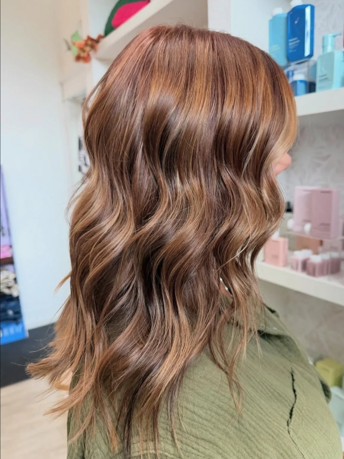 Nothing like lowlights, a root retouch and a gloss to bring life back to your hair! ✨ swipe to see the before
Holly&rsquo;s presence &amp; talent is truly missed at Pure but she will be returning from maternity leave Feb 11th!

You can book with her 