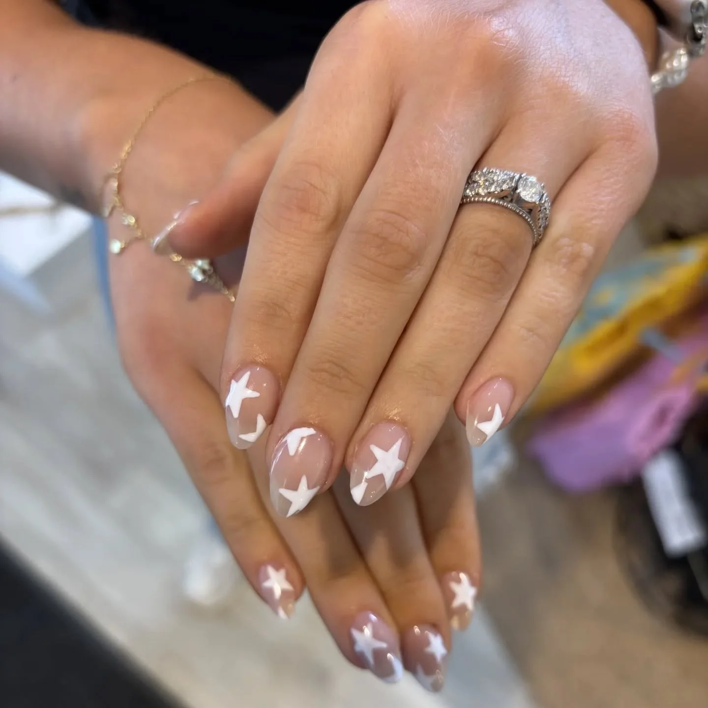 Just a girl with really cute nails! 💖💅

Book your next nail appointment with @jasmines.nail.bar for the cutest set! 🤩

#nailart #nailartist #nailaddict #portagemisalon #portagemi