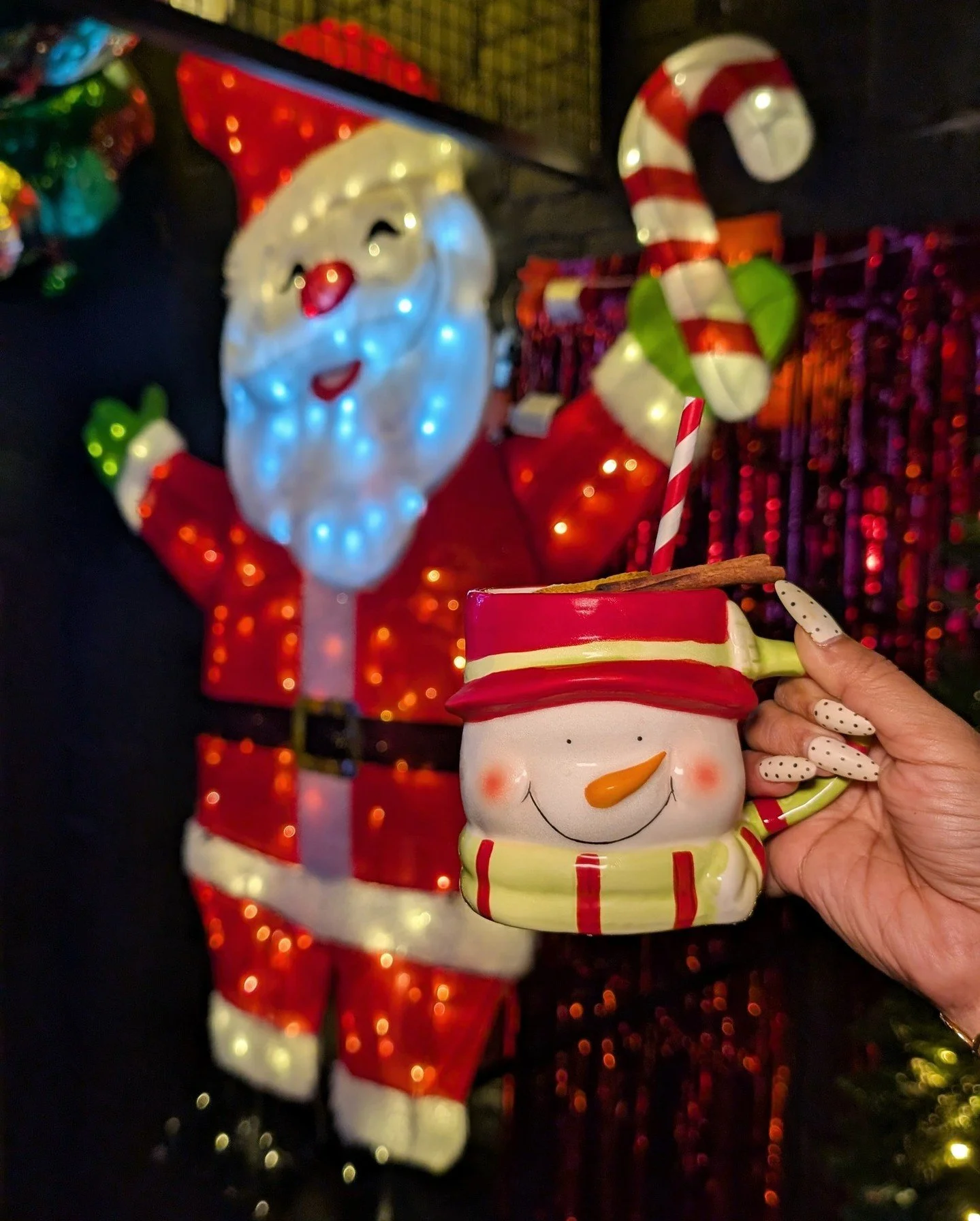 Papi &amp; Rosita is still fully dressed for the holidays till mid-January &mdash; and yes, large group reservations are now open!

More friends, more fun, more reasons to come through!