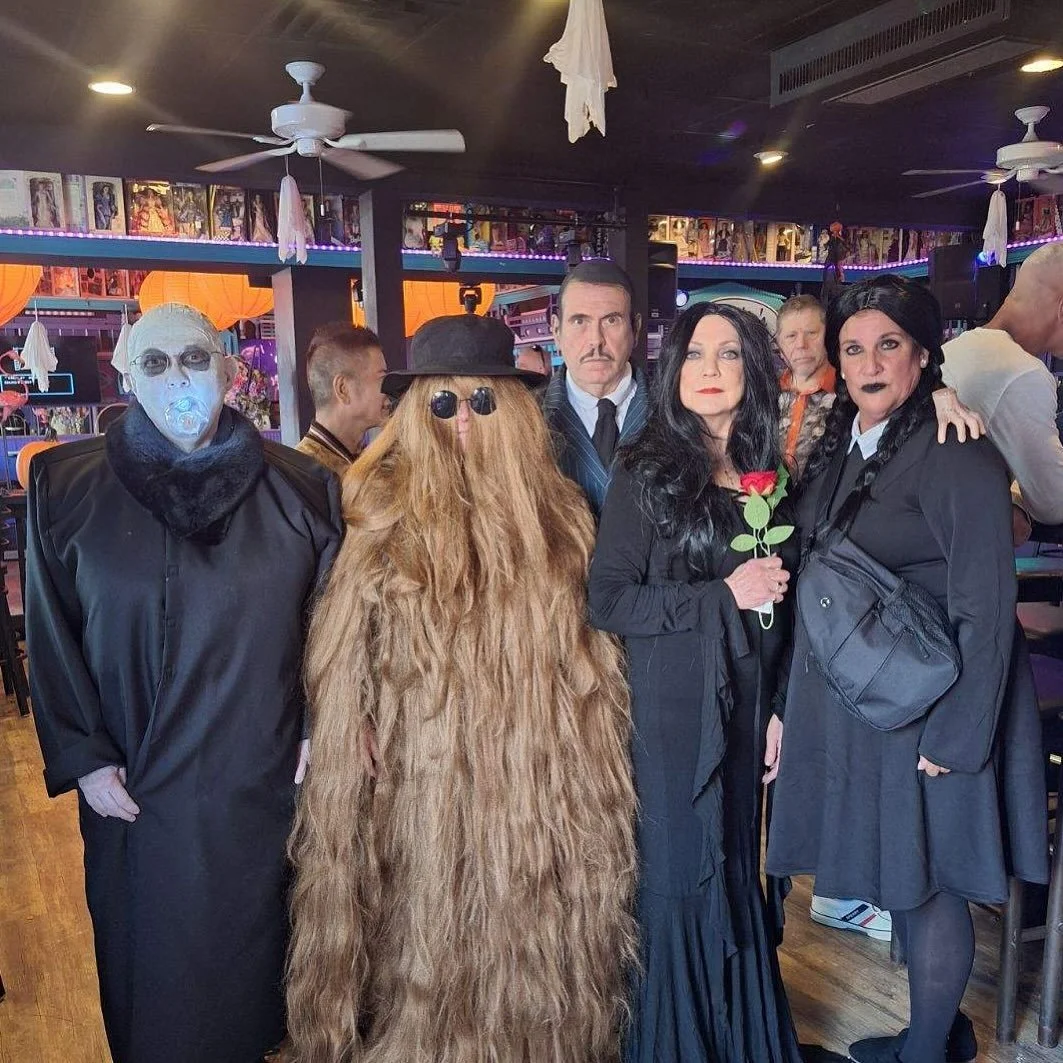 We spotted the Addams Family at Sea Witch last year… 🧙‍♀️
What will YOU be wearing this weekend? 👀🎃
#SeaWitchFestival #RehobothBeach #FreddiesBeachBar #HalloweenFun #CostumeParty