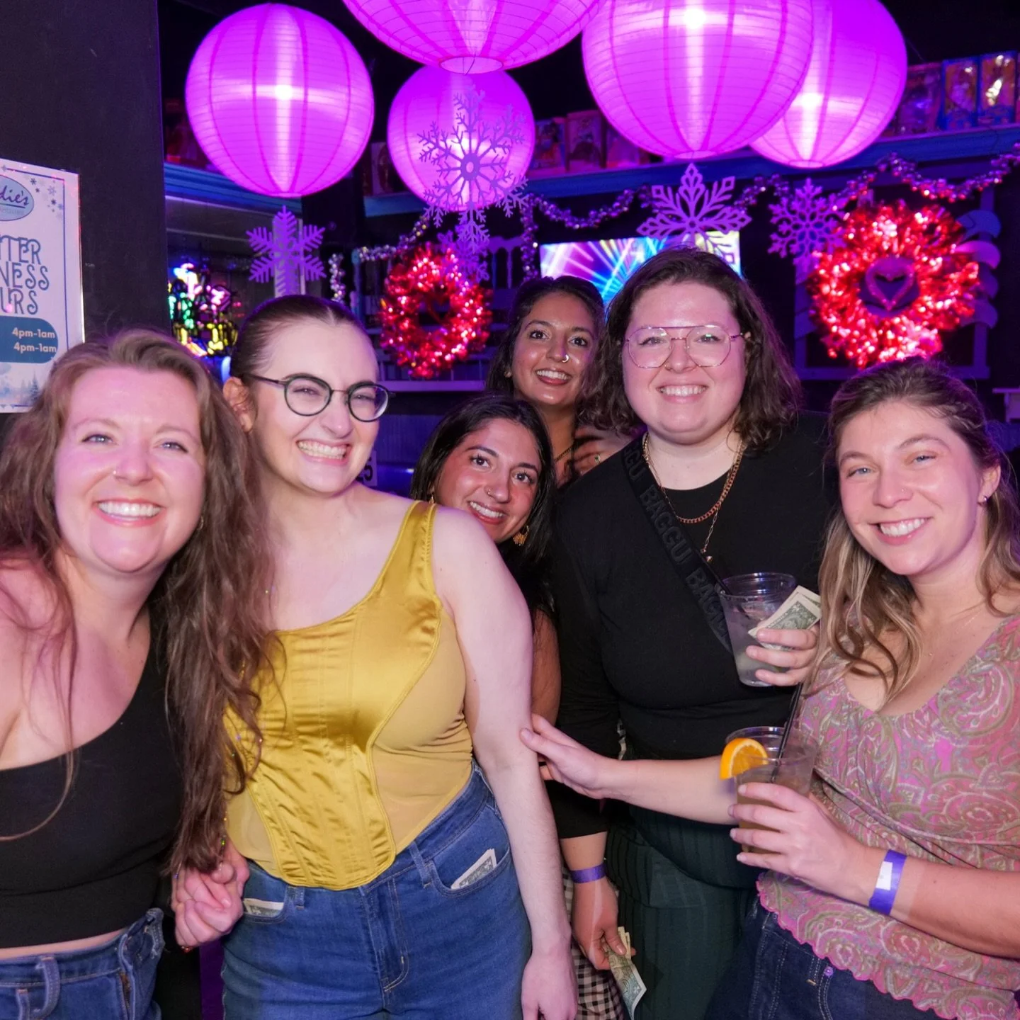 Not even freezing rain can hold a heel to these queens&hellip; 👠👑
#FreddiesFollies is here for another weekend of glitz, glamour, and endless fun!!

Freddie&rsquo;s Follies Drag Show is EVERY Friday &amp; Saturday at 9 PM! Plus, #Minus2Plus1 joins 