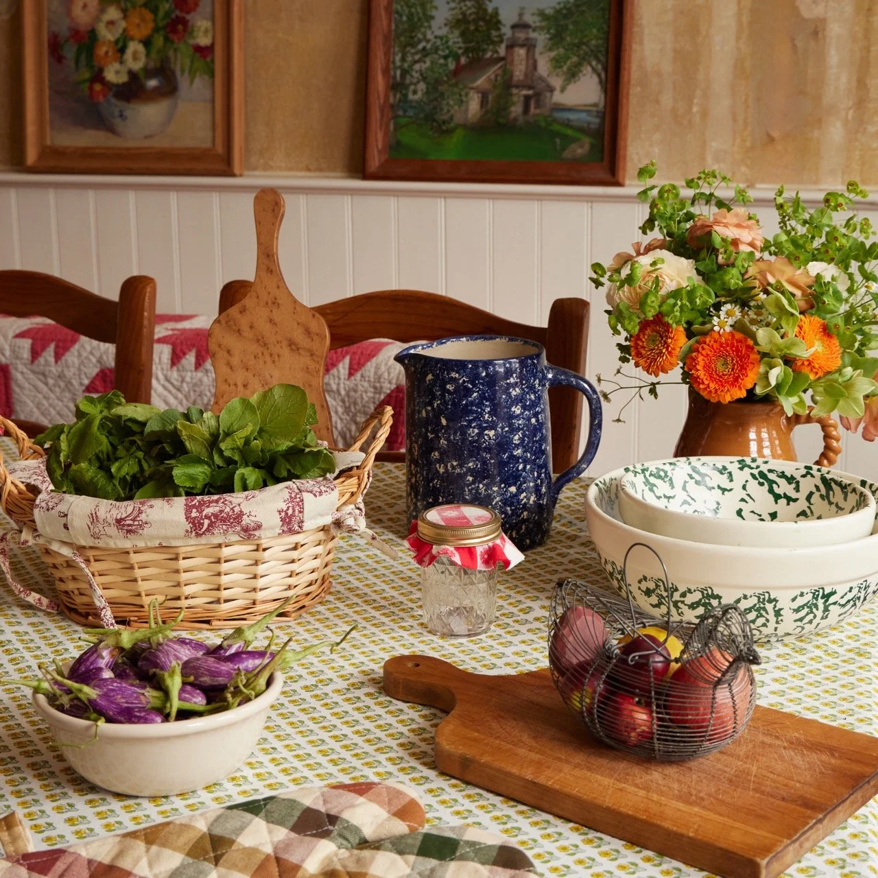 The Six Bells (2024) photography by Tory Williams