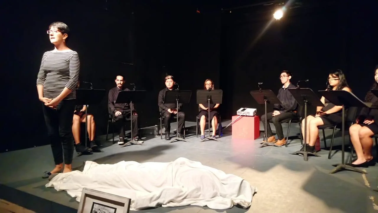 Ser gente de teatro sin morir en el intento.