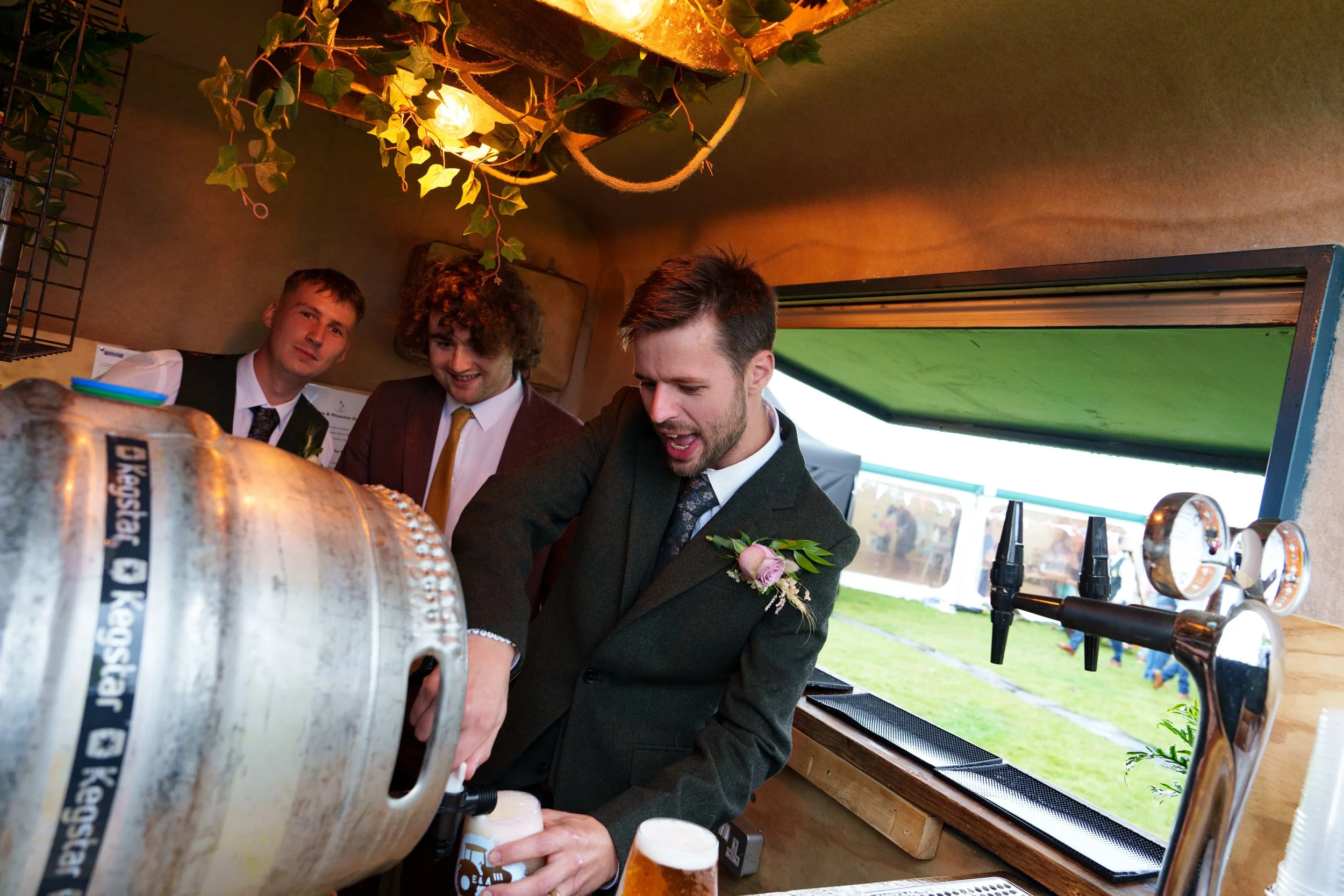 Ellesha & Aaron Main-355.jpg