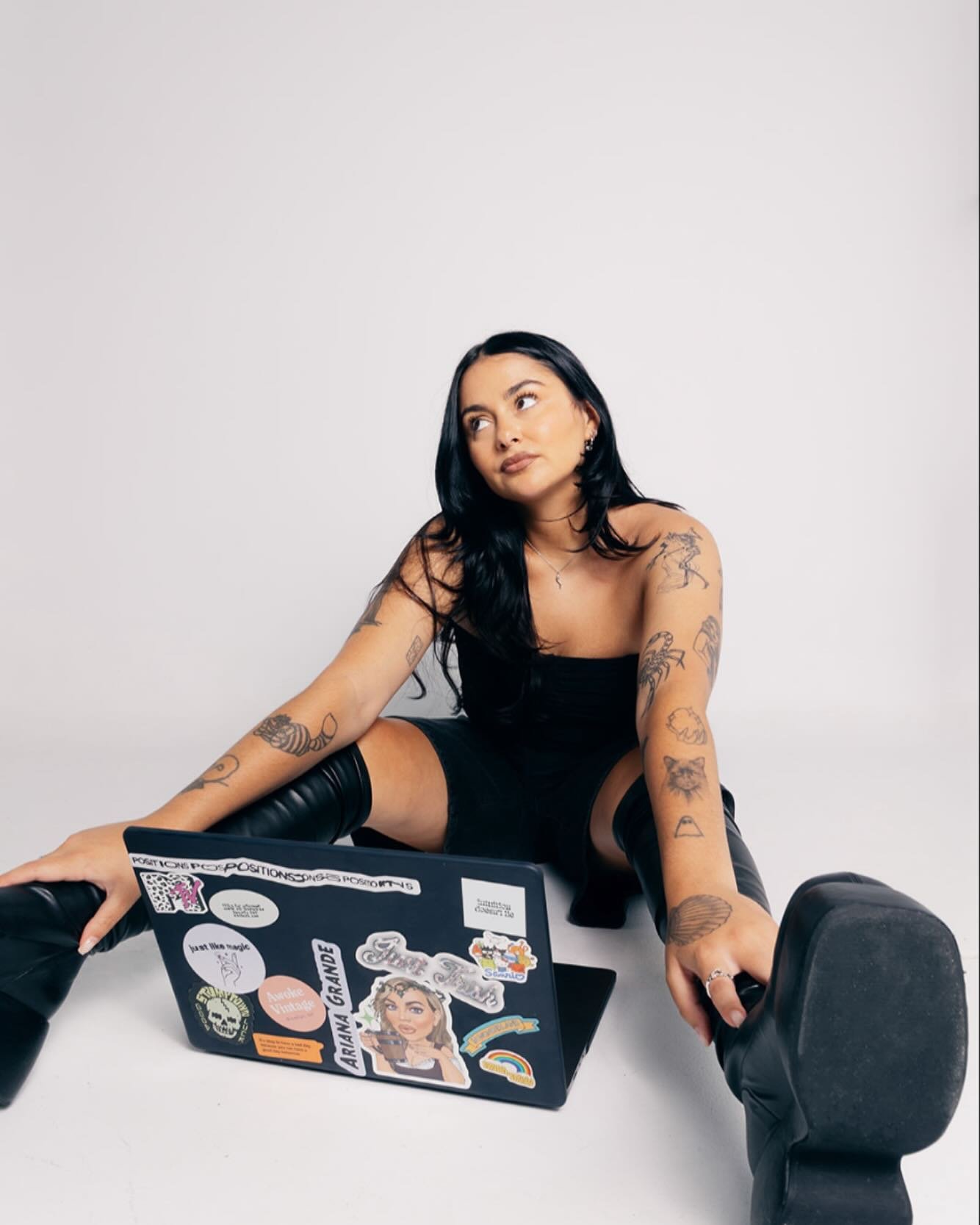 HOW MUCH MIA LORE DO YOU KNOW??? 📋 

hi, i&rsquo;m mia, the graphic designer behind mia freda design (duh). i wanted to properly reintroduce myself on here and what better way to do it than a pop quiz of my lore? 🤗

(+20%) ✨ i was born &amp; raised