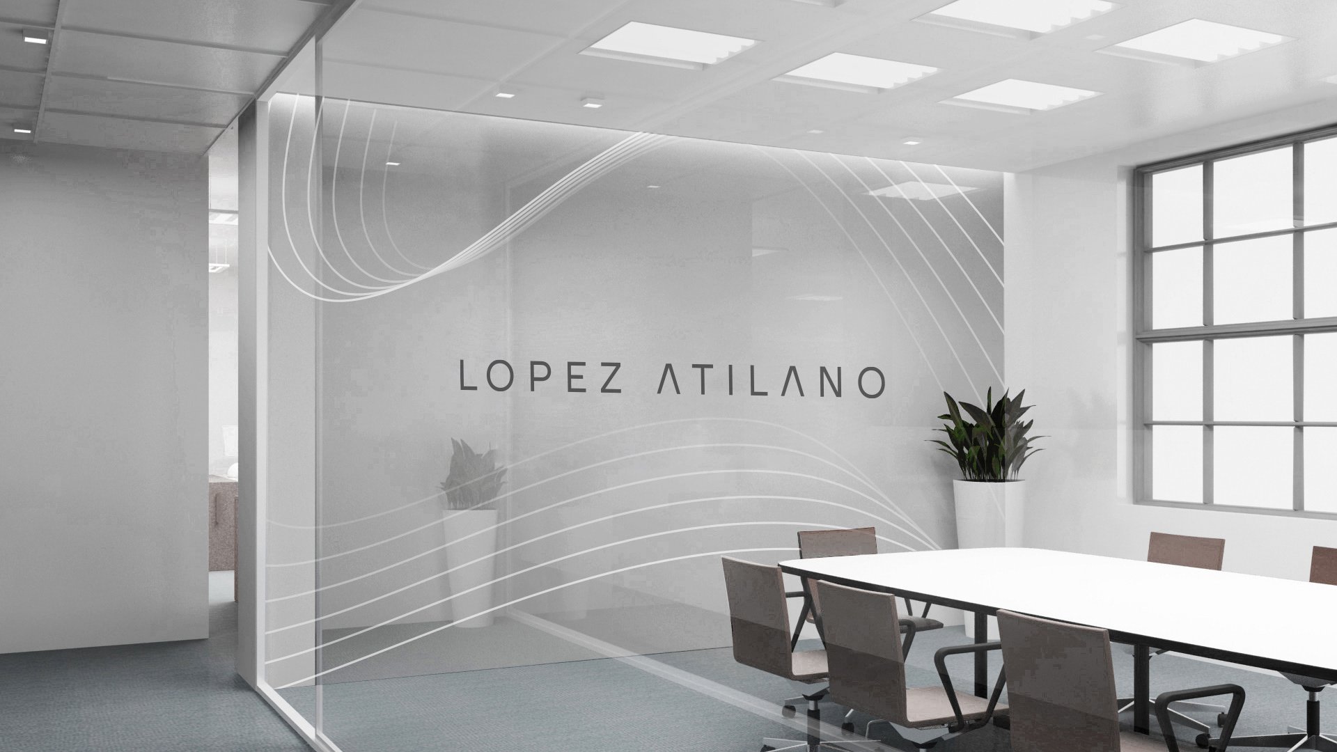 Sala de reuniones moderna con cartel que dice 'LOPEZ ATILANO', plantas y ventanas grandes en oficina.