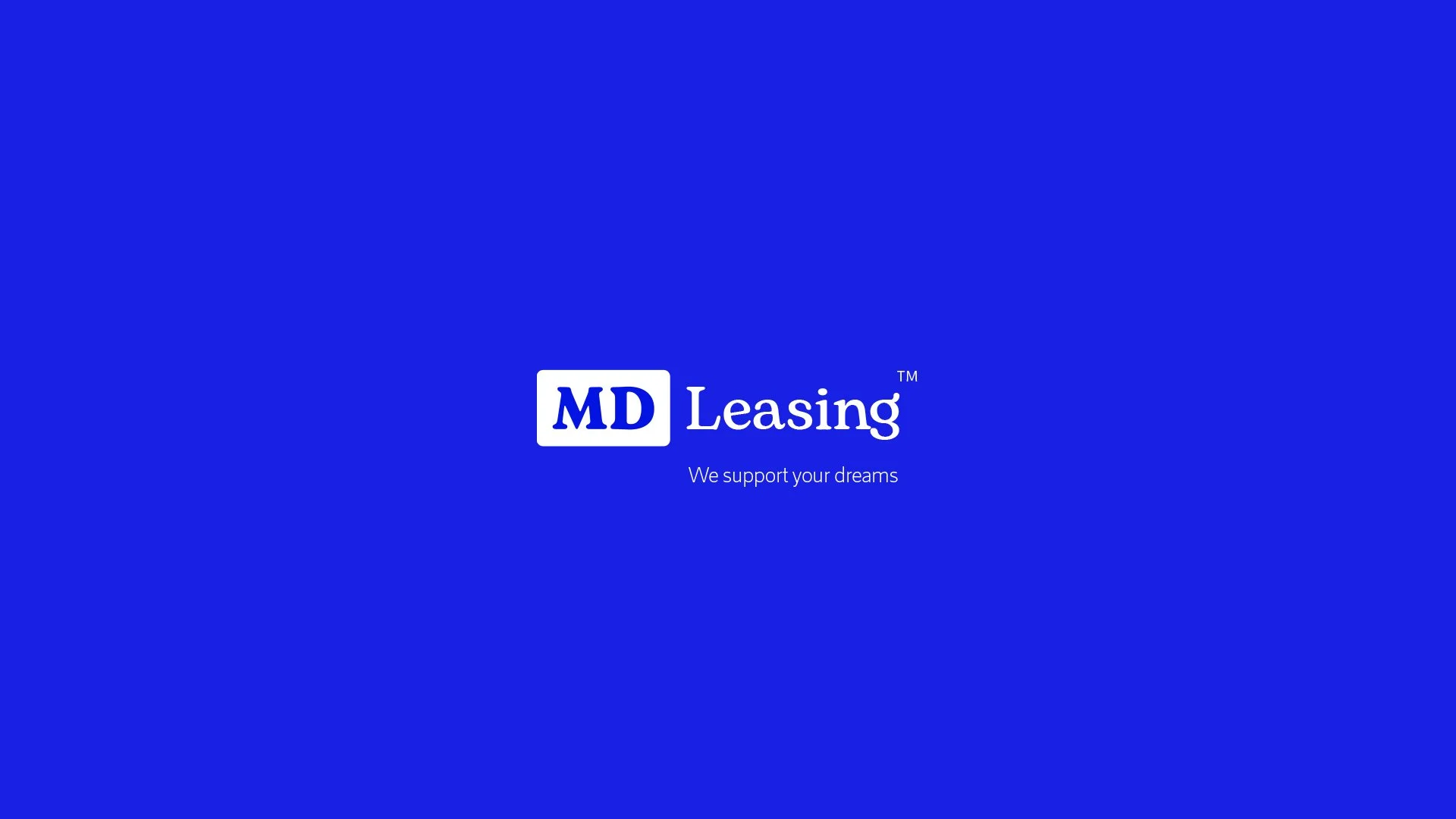 Fondo azul con logotipo en blanco y azul que dice 'MD Leasing' y el texto 'We support your dreams' debajo.