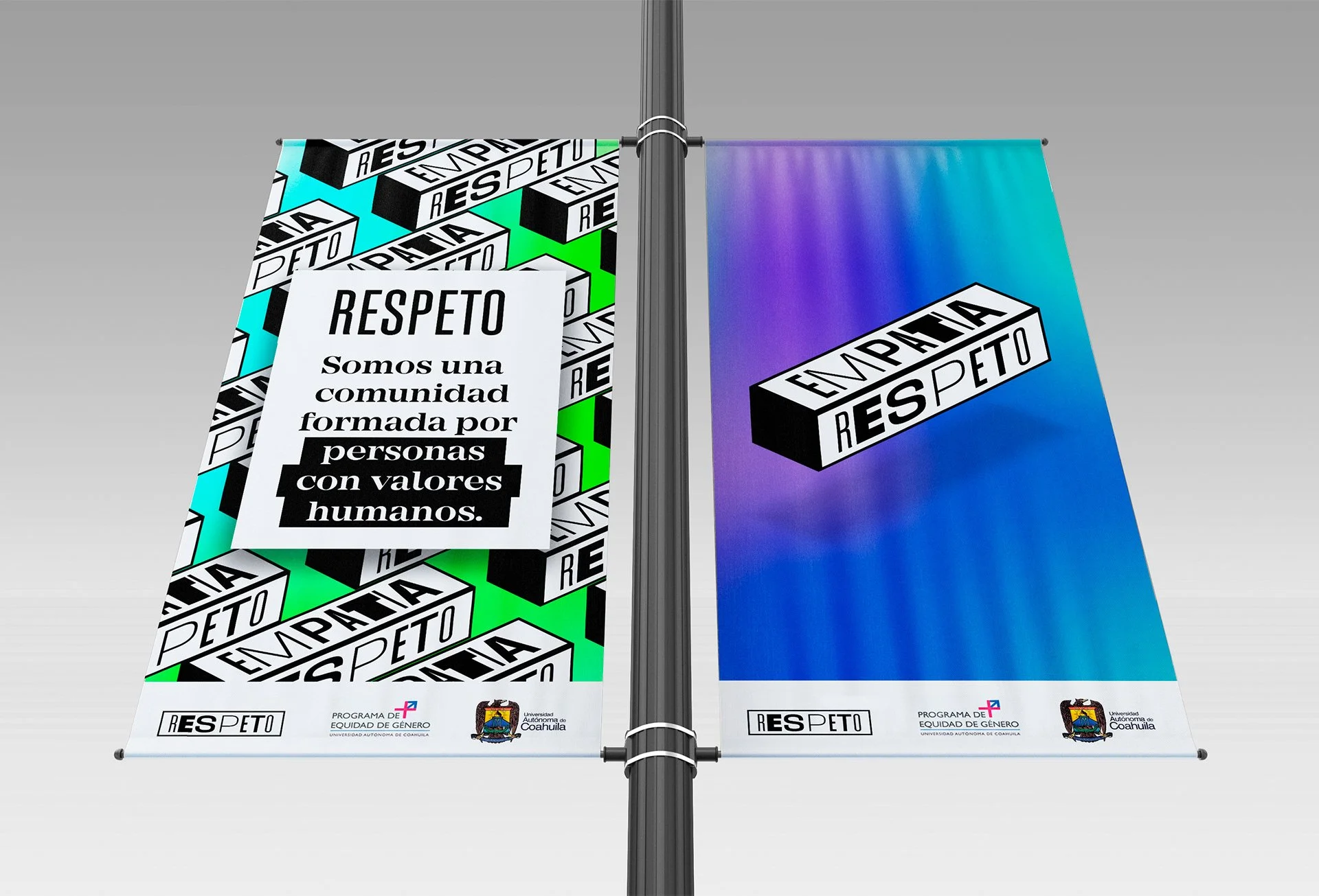 Dos banderas en un poste, la izquierda con texto que dice 'Respeto', 'Somos una comunidad formada por personas con valores humanos', y la derecha con un diseño colorido, ambas con el logo de la Universidad Autónoma de Coahuila y el programa de equidad de género.