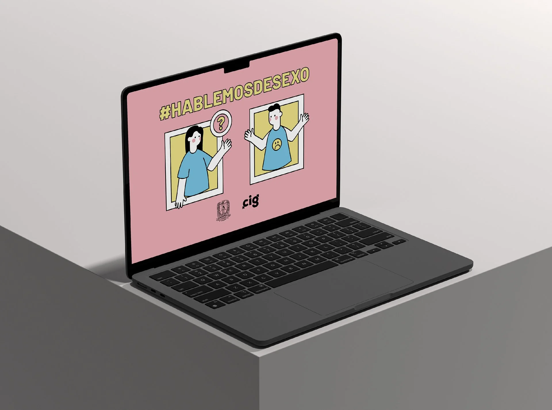 Pantalla de computadora portátil con gráfico y texto en español que dice '#HABLEMOSDESEXO', con dos personajes en ilustración, uno con signo de interrogación y otro con expresión triste.