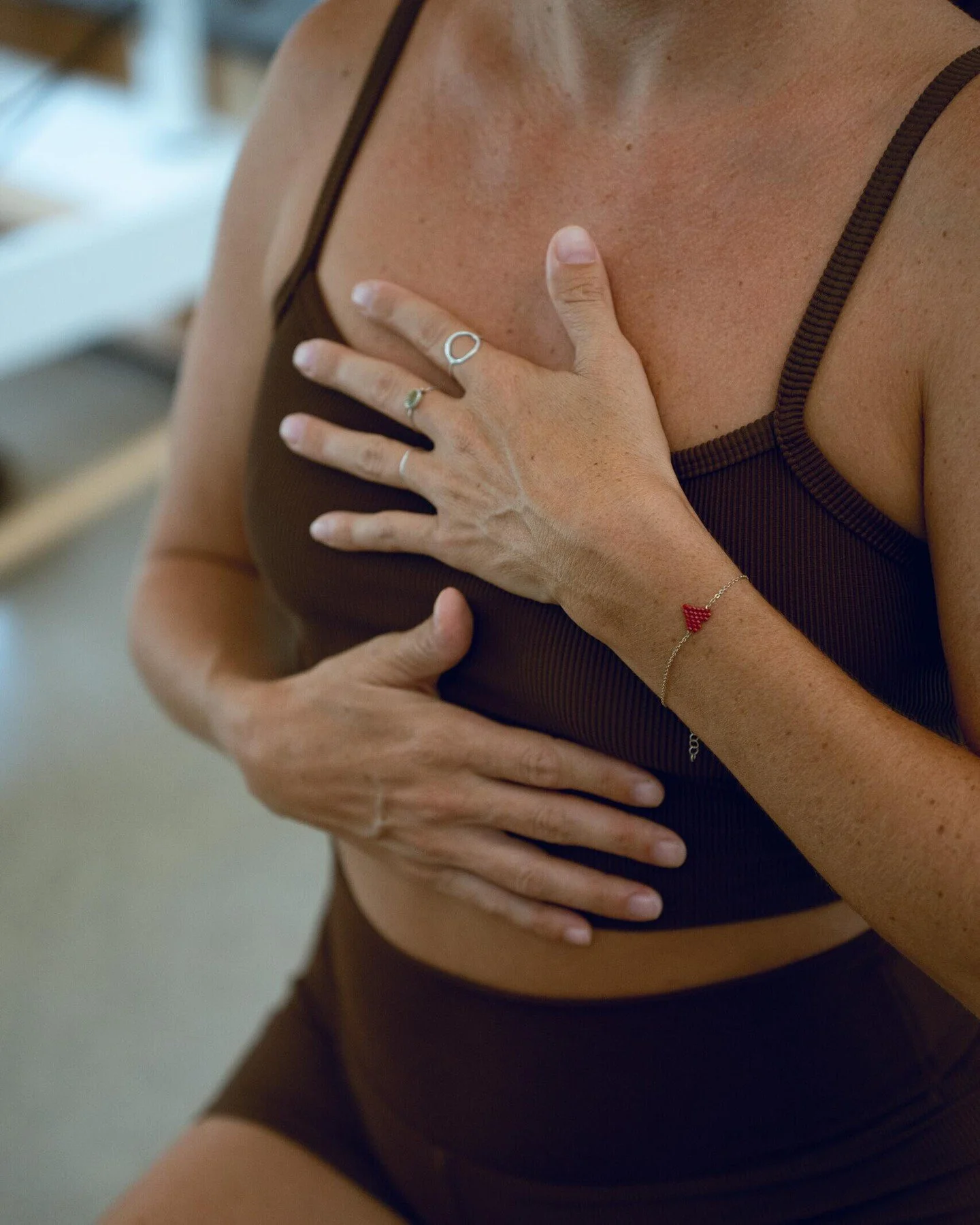 We tie movement to breath because it forces control.
Without it, you compensate.
With it, you actually do the work.

I dont like this caption but I want to do something about breath here and we need a visual break in the feed so this pic works