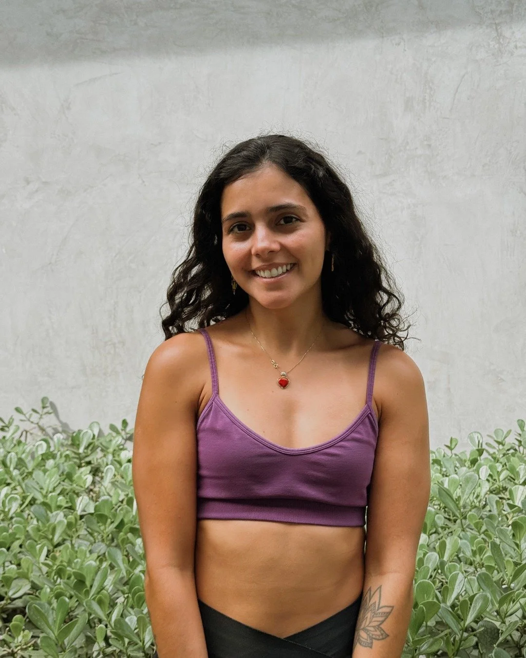Time to properly introduce Monica 🖤

Monica is Costa Rican, born and raised, but spent eight years in the US building a career around movement. Yoga, meditation, Mat Pilates, strength training&hellip; she&rsquo;s done a little bit of everything.

Bu