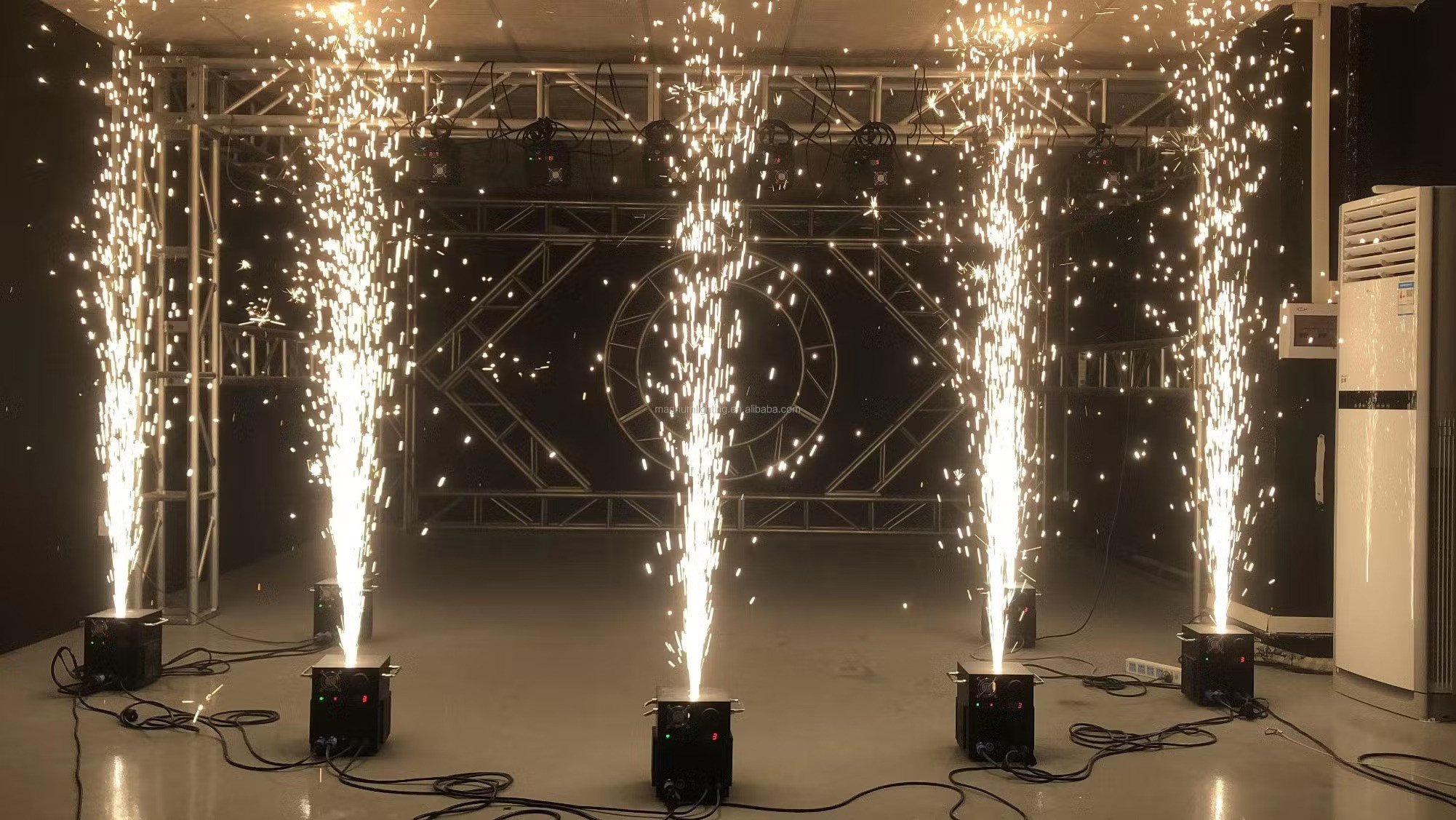 650W-Cold-Sparkler-Machine-Fountain-Stage-Fireworks.webp-ezgif.com-avif-to-jpg-converter.jpg