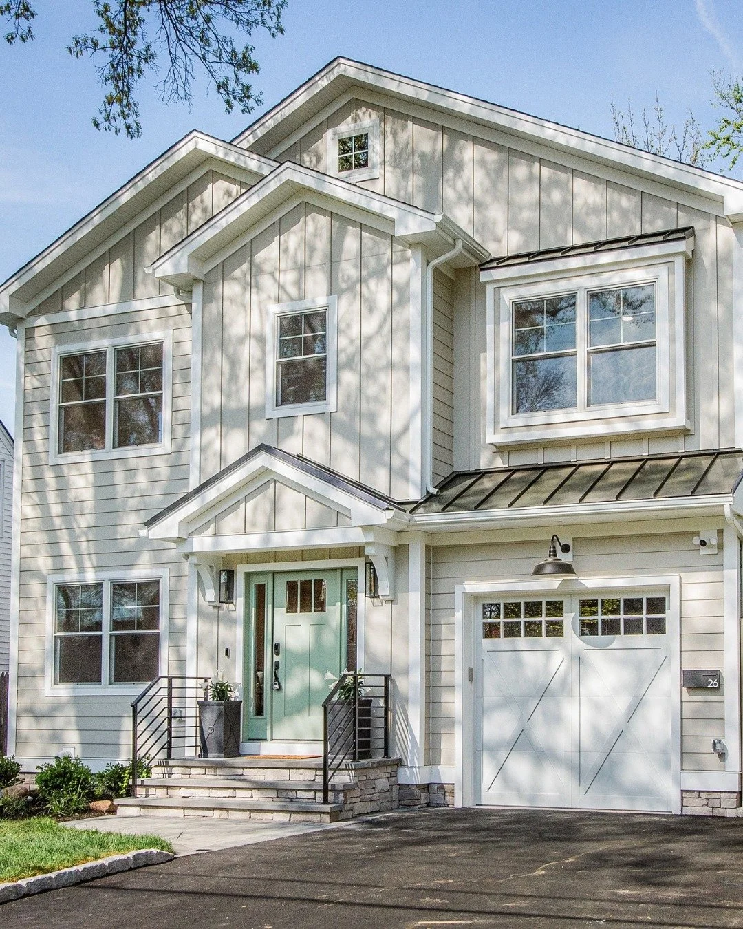 🗝️ Just Sold! 📍26 Miele Place, Summit

Another one off the market ✨

We&rsquo;re thrilled to share that this gorgeous new construction home received multiple offers and sold over asking!

🥂 Grateful to represent this exceptional property from star