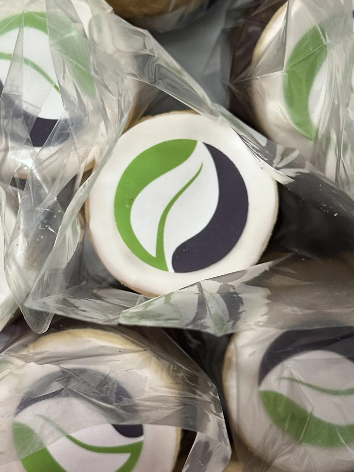 Thank you @franklinsavingsbanknh for ordering custom cookies again this year! These are always fun to put together👩🏻&zwj;🍳

🍪18 dozen total
🍪216 custom cookies w/edible logos
🍪Choc chip, reverse chip &amp; iced sugar cookies

#nhbakery #customo