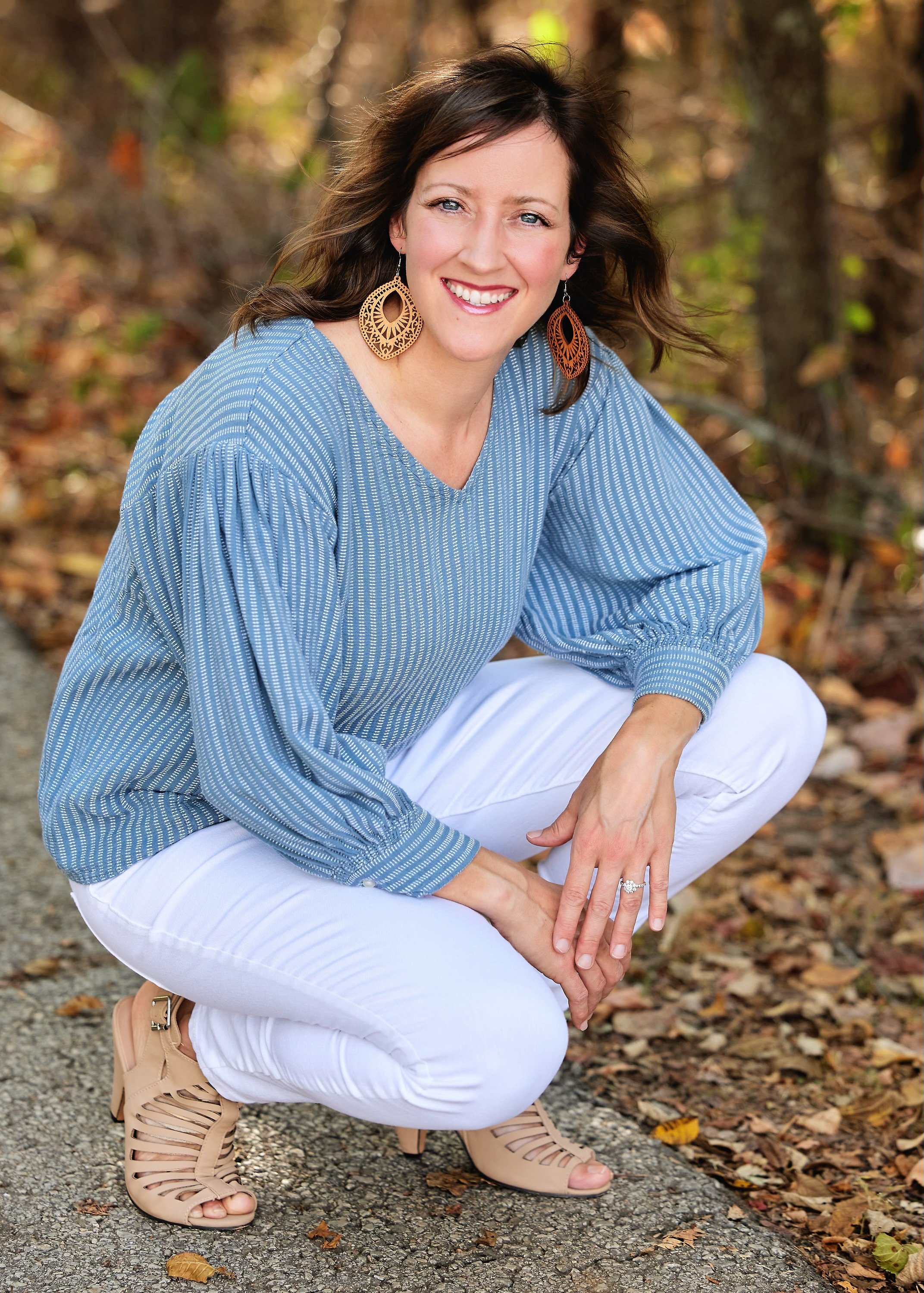 Olathe KS experienced professional organizer helping with downsizing, decluttering, and paper management