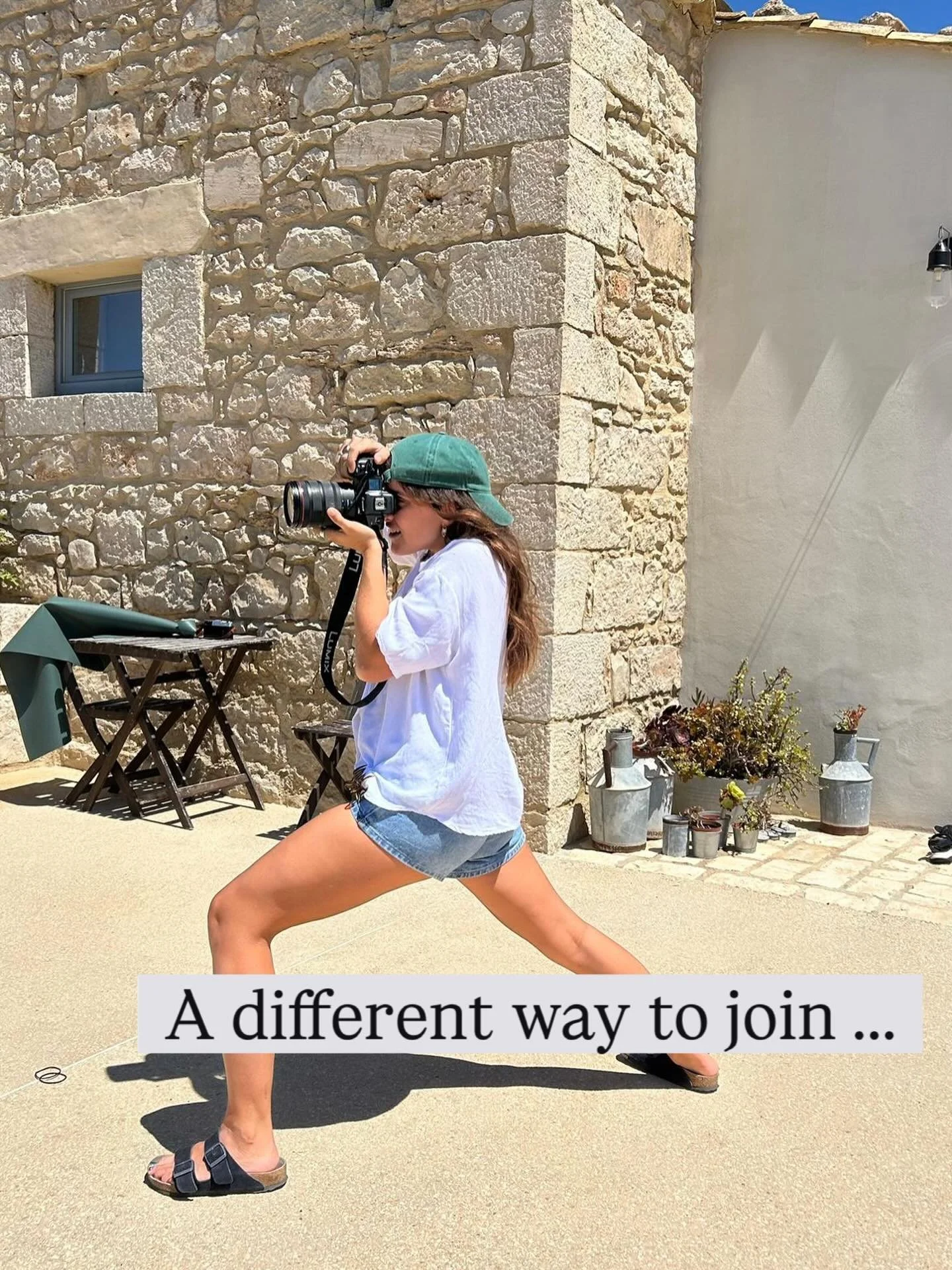 𝗔 𝗱𝗶𝗳𝗳𝗲𝗿𝗲𝗻𝘁 𝘄𝗮𝘆 𝗶𝗻.

For an upcoming Hej Babes retreat, I&rsquo;m opening one special spot for a mum 𝗼𝗳 𝘄𝗵𝗼 𝗹𝗼𝘃𝗲𝘀 𝗽𝗵𝗼𝘁𝗼𝗴𝗿𝗮𝗽𝗵𝘆 and has a strong eye for storytelling &mdash; your child joins with you, of course.

You