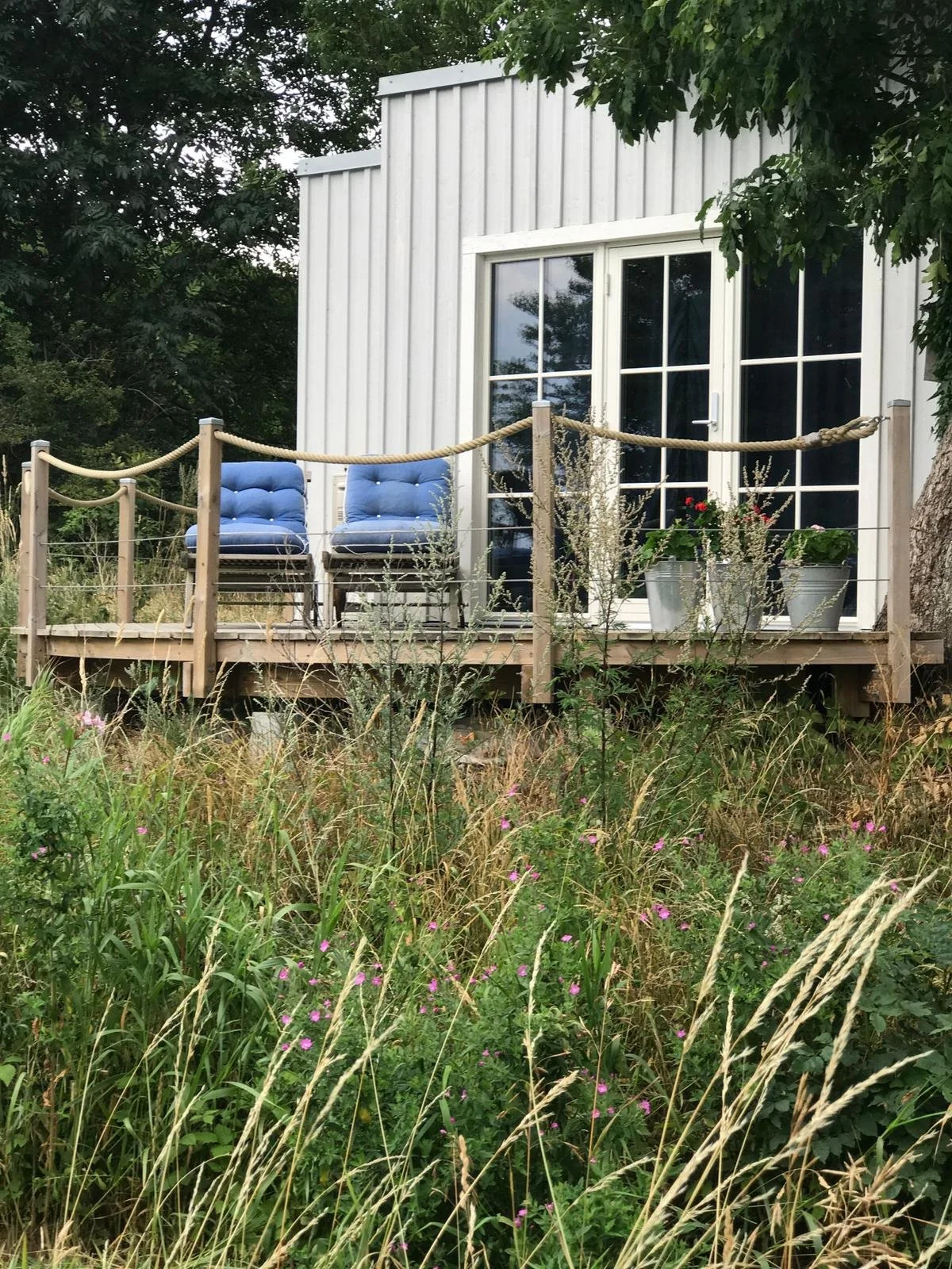 Little Red / Little White House