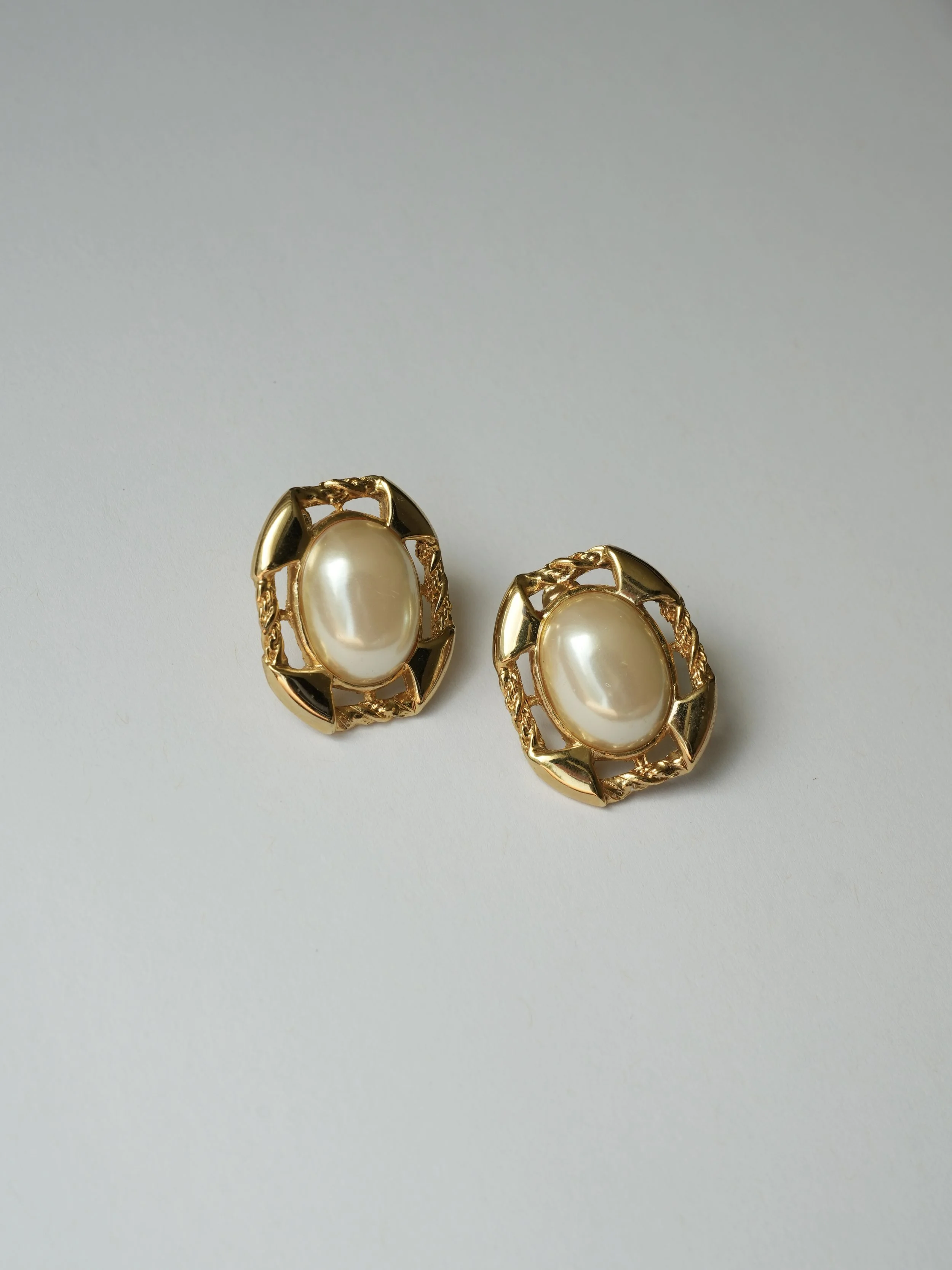 Pearl Frame Stud Earrings 2.jpg